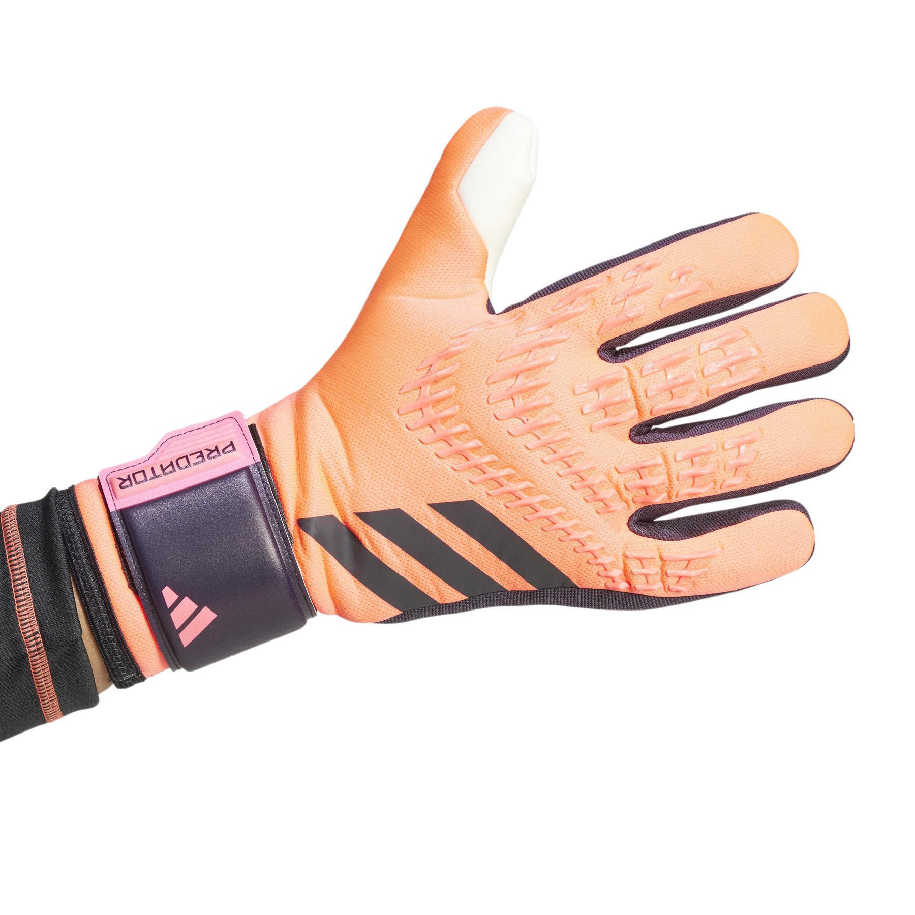 product/2/0/2025_09_adidas_ix3859_6_hardware_on_model_standard_view_white.jpg