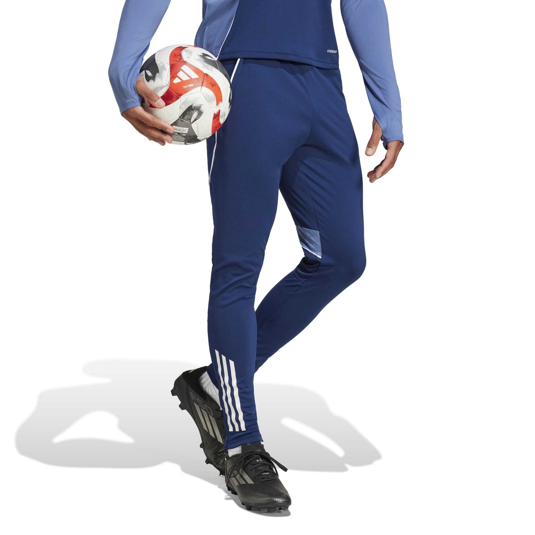 product/2/0/2025_09_adidas_ji6549_5_apparel_on_model_walking_view_white.jpg