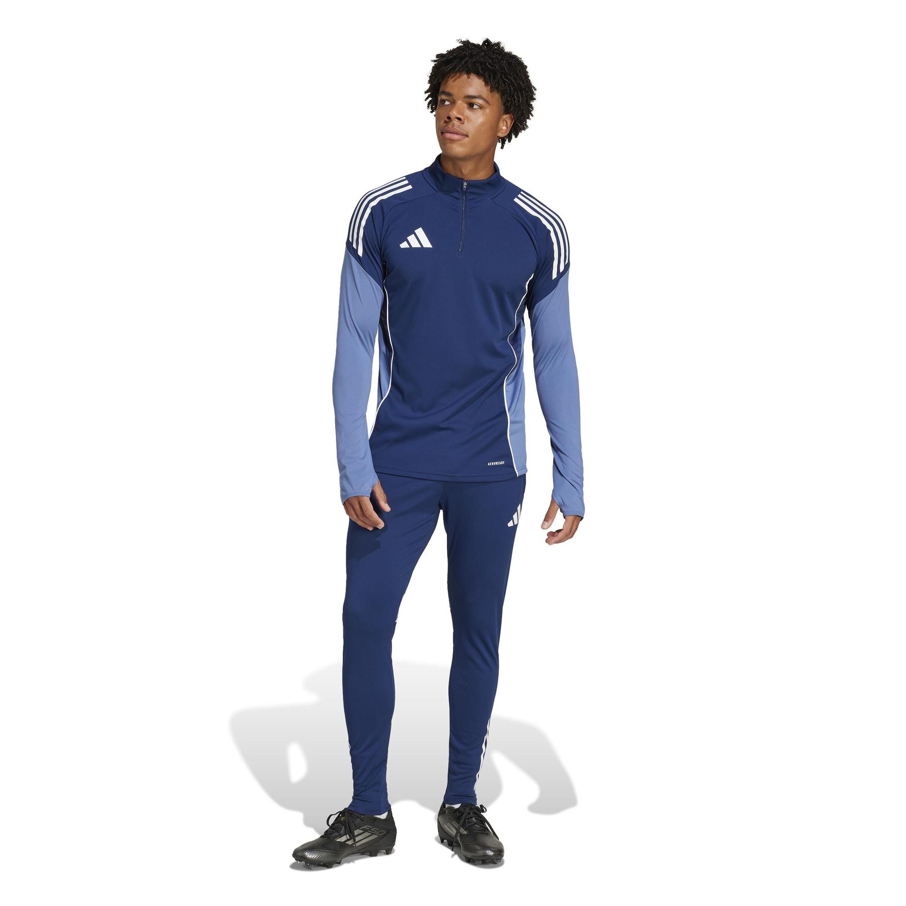 product/2/0/2025_09_adidas_ji6549_6_apparel_on_model_standard_outfit_view_white.jpg