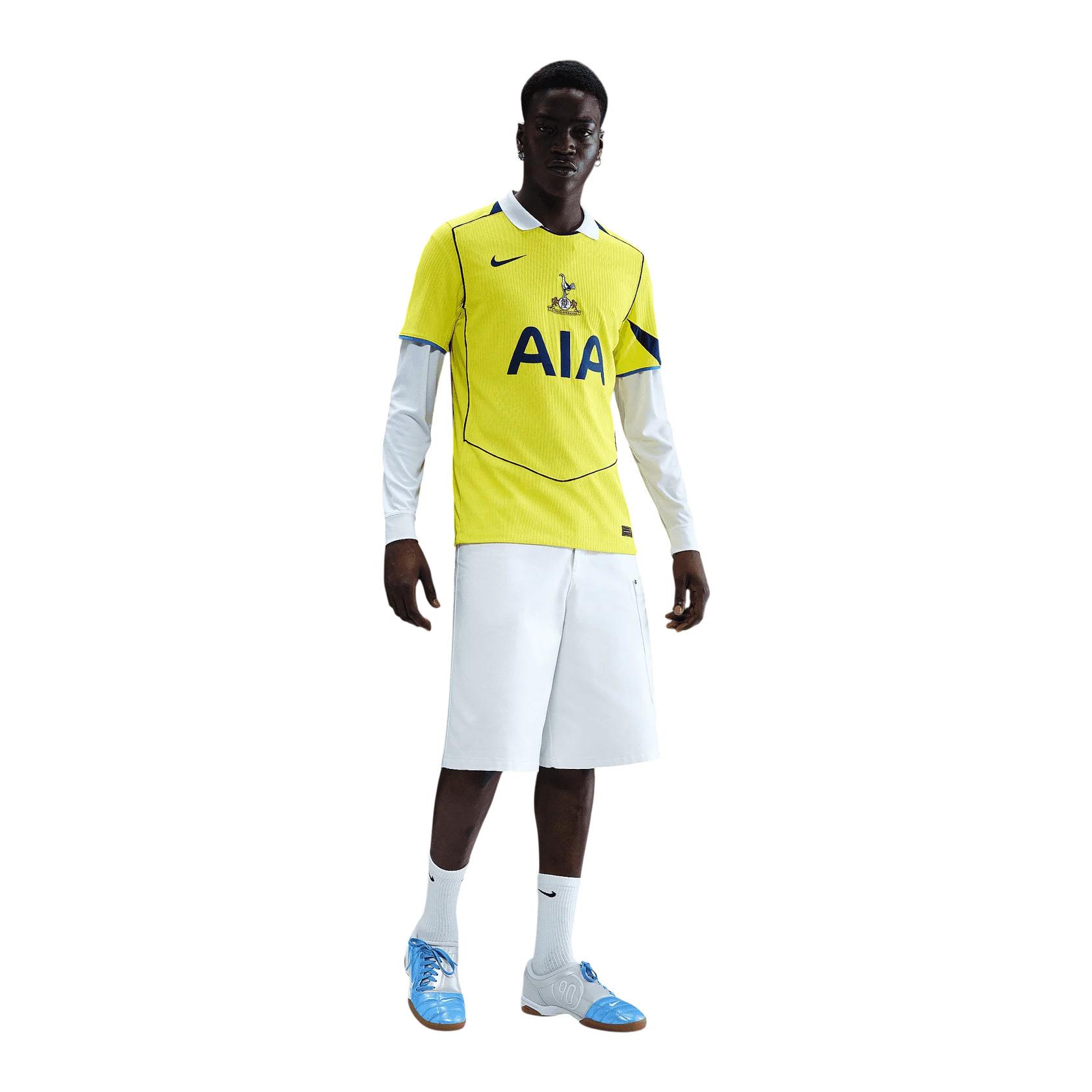 product/2/0/2025_09_nike_hm3199-741_3.jpg