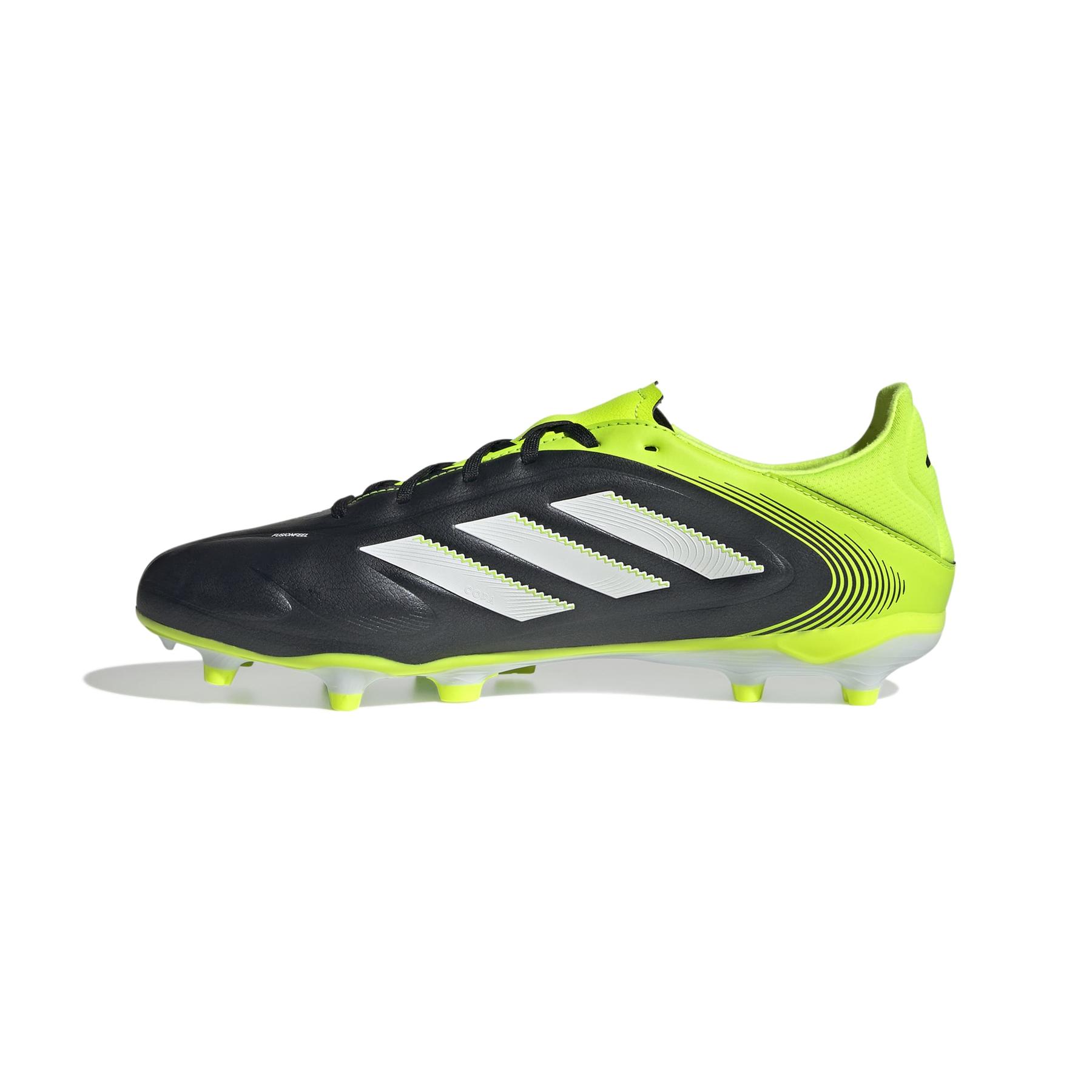 product/2/0/2025_adidas_jh6298_4_footwear_photography_side_medial_center_view_white.jpg