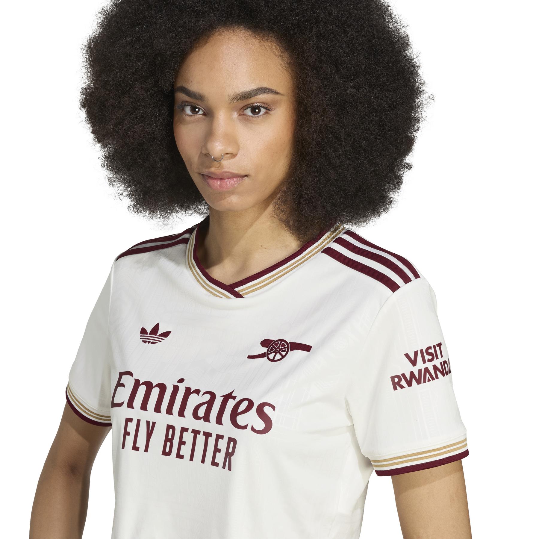 product/2/0/2025_adidas_jp4223_6_apparel_on_model_detail_view_1_transparent.jpg