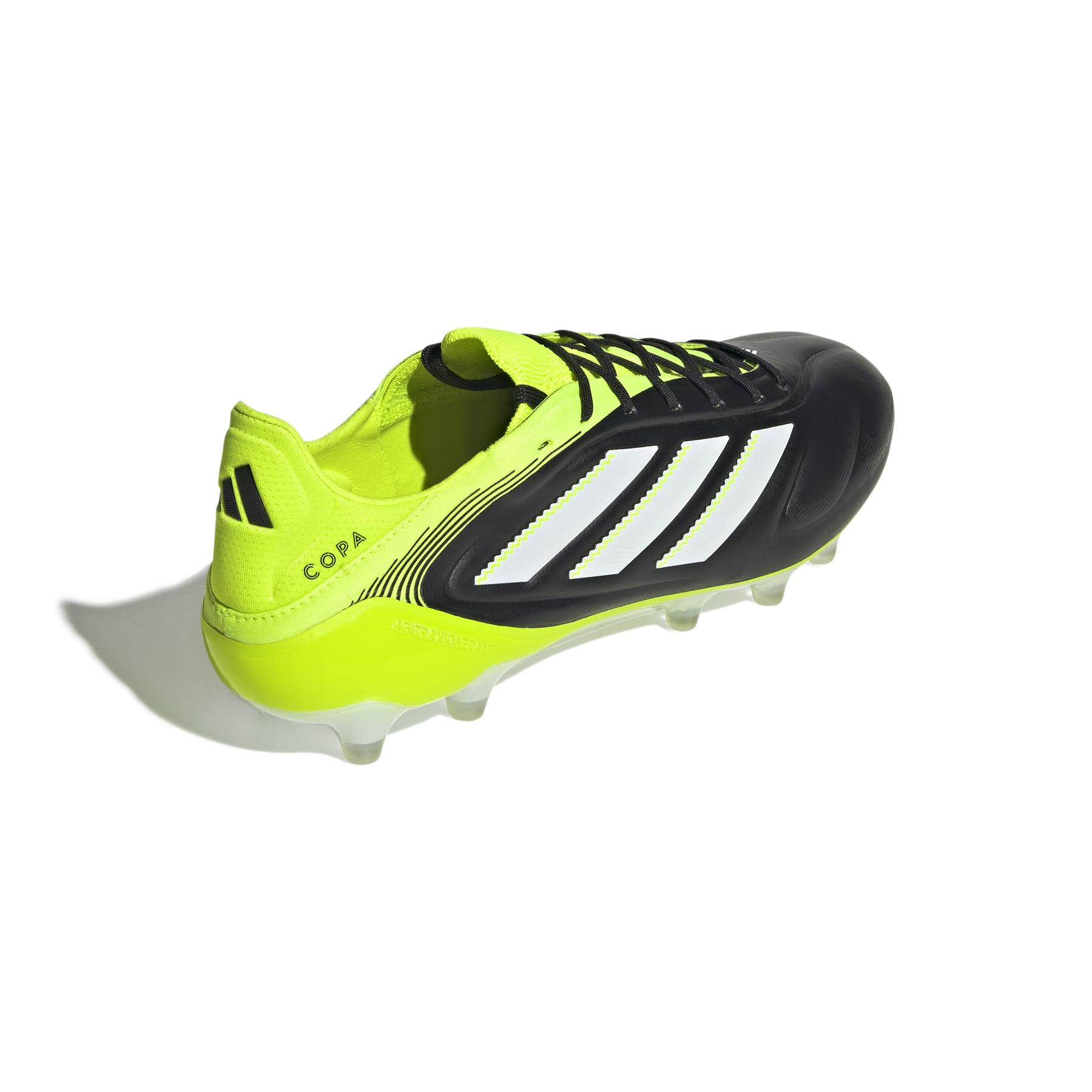 product/2/0/2025_adidas_jr2820_6_footwear_photography_back_lateral_top_view_white.jpg