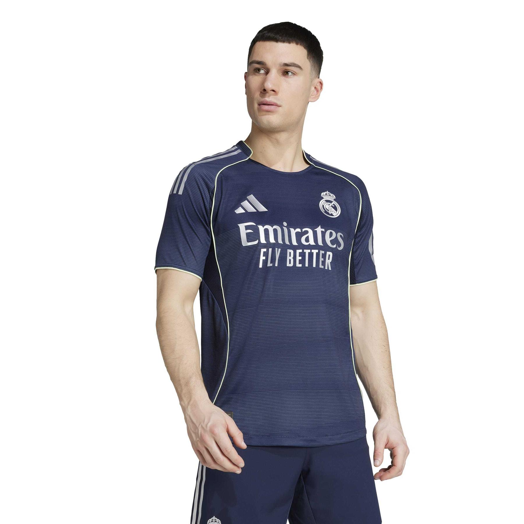 product/2/0/2025_adidas_jv5920_3_apparel_on_model_standard_view_white.jpg