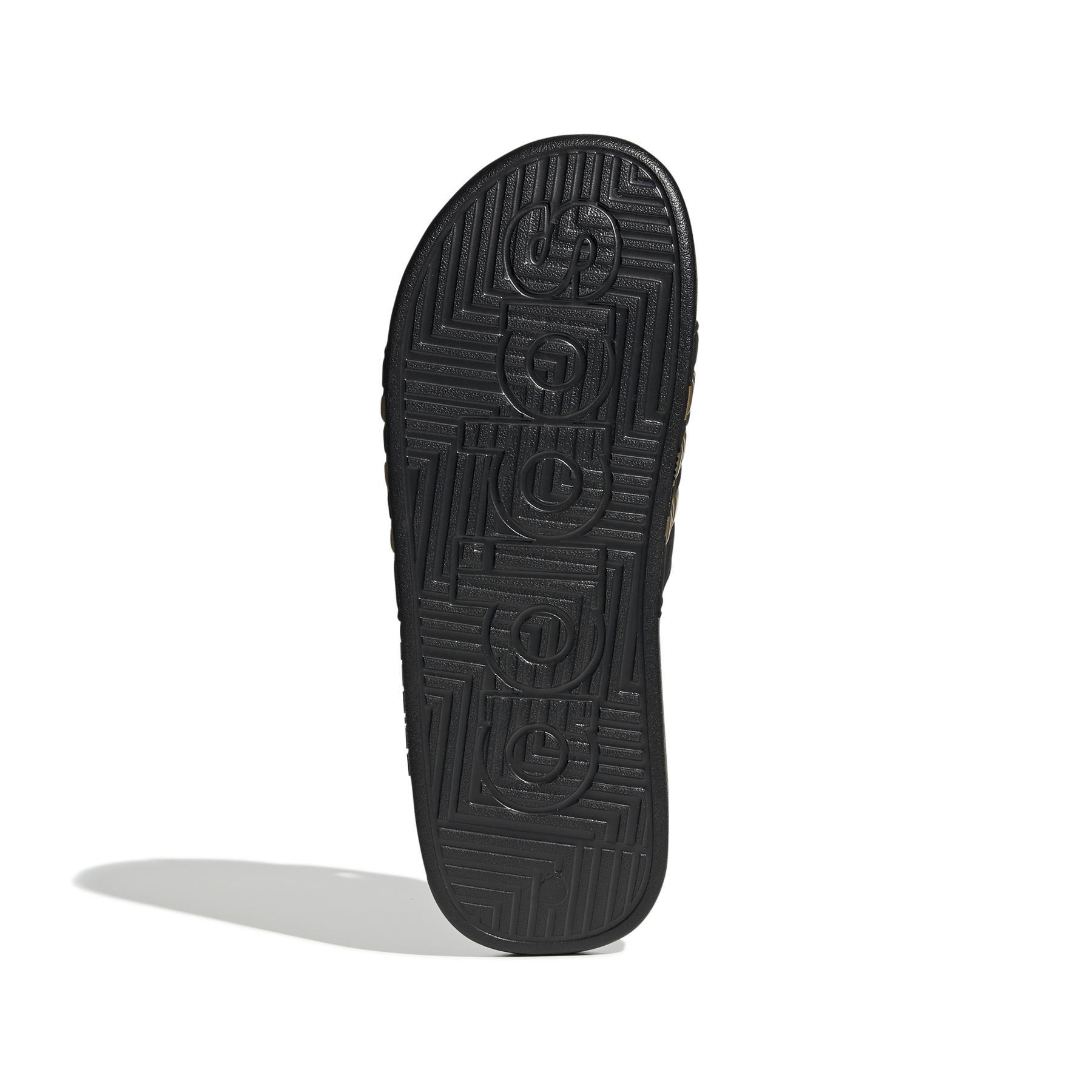 product/a/d/adidas_eg6517_4_footwear_photography_bottom_view_white-nw031524.jpg