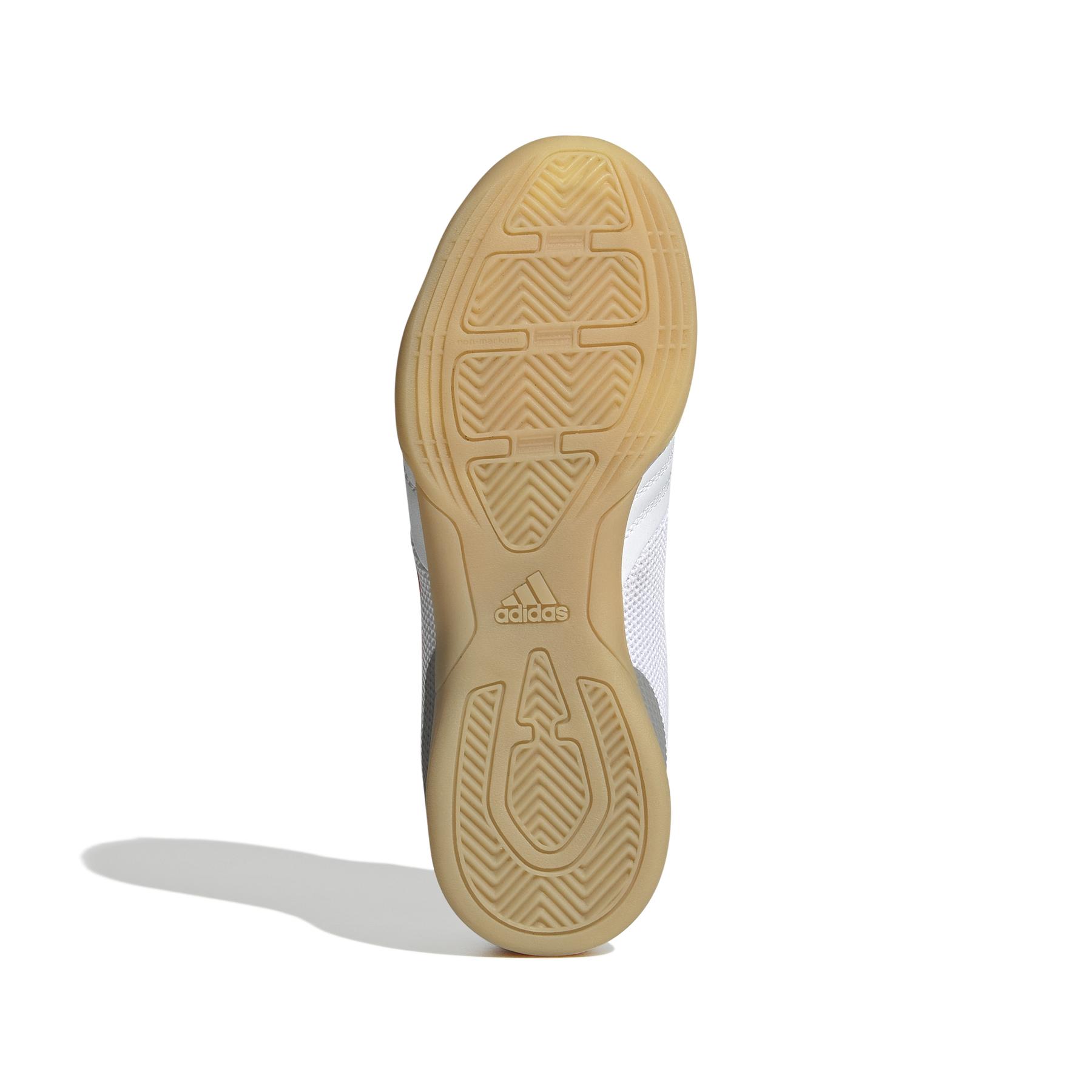 product/a/d/adidas_fy6158_4_footwear_photography_bottom_view_white_000.jpg