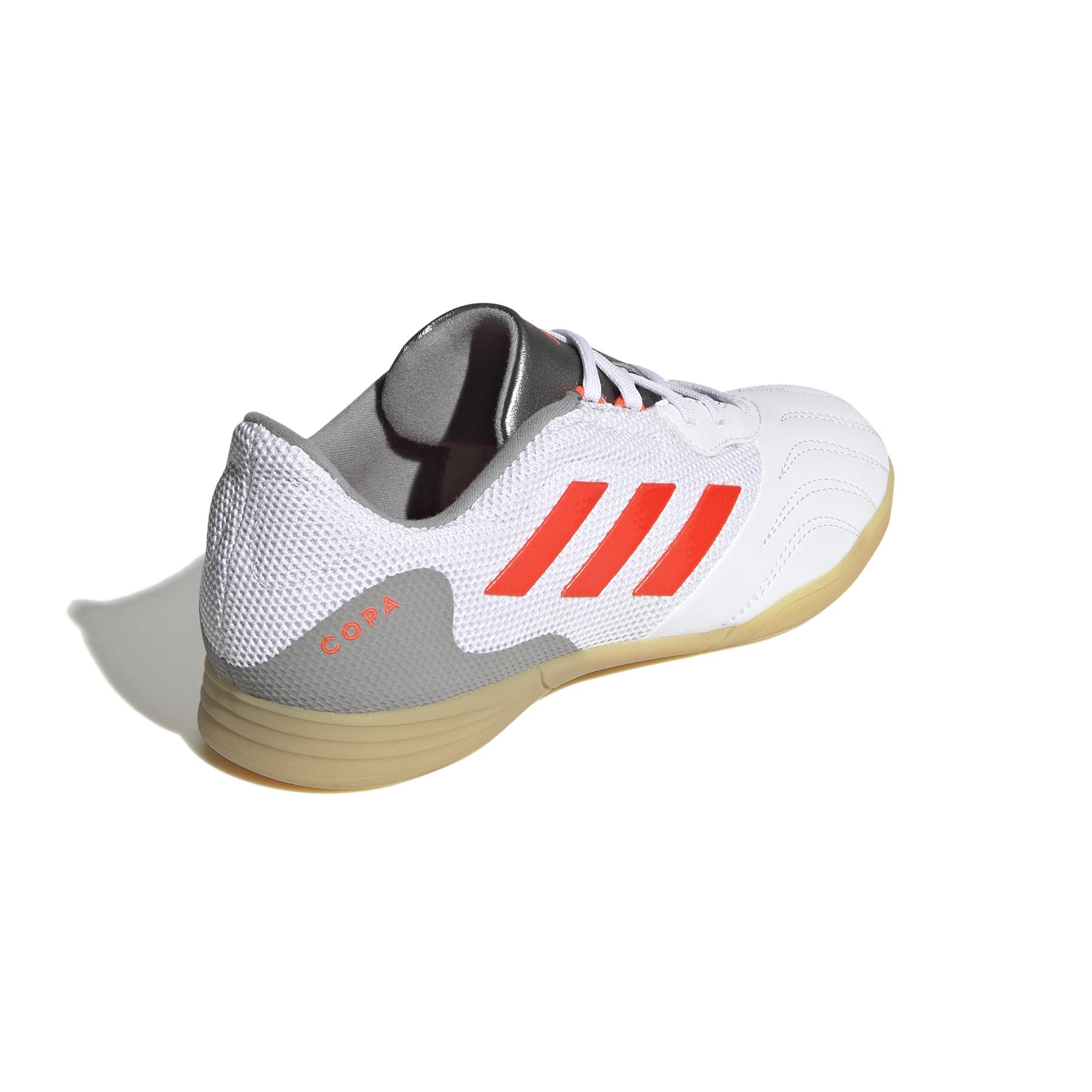 product/a/d/adidas_fy6158_7_footwear_photography_back_lateral_top_view_white_000.jpg