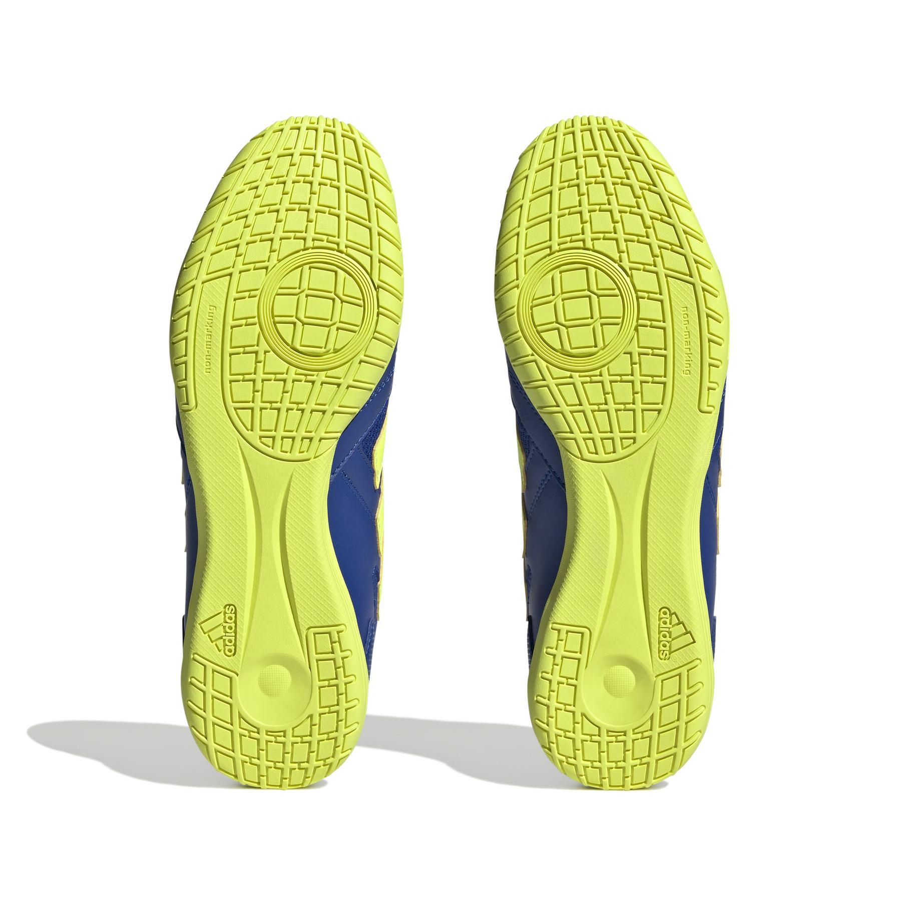 product/a/d/adidas_gz2558_3_footwear_photography_bottom_view_white_000.jpg