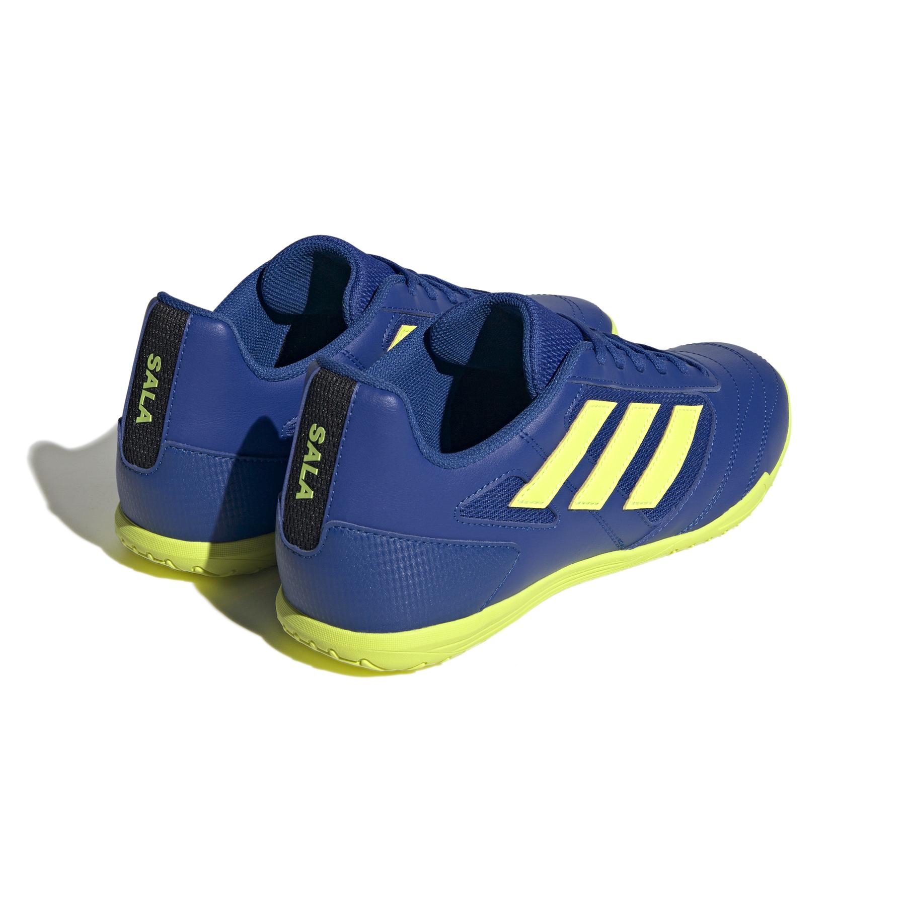 product/a/d/adidas_gz2558_6_footwear_photography_back_lateral_top_view_white_000.jpg