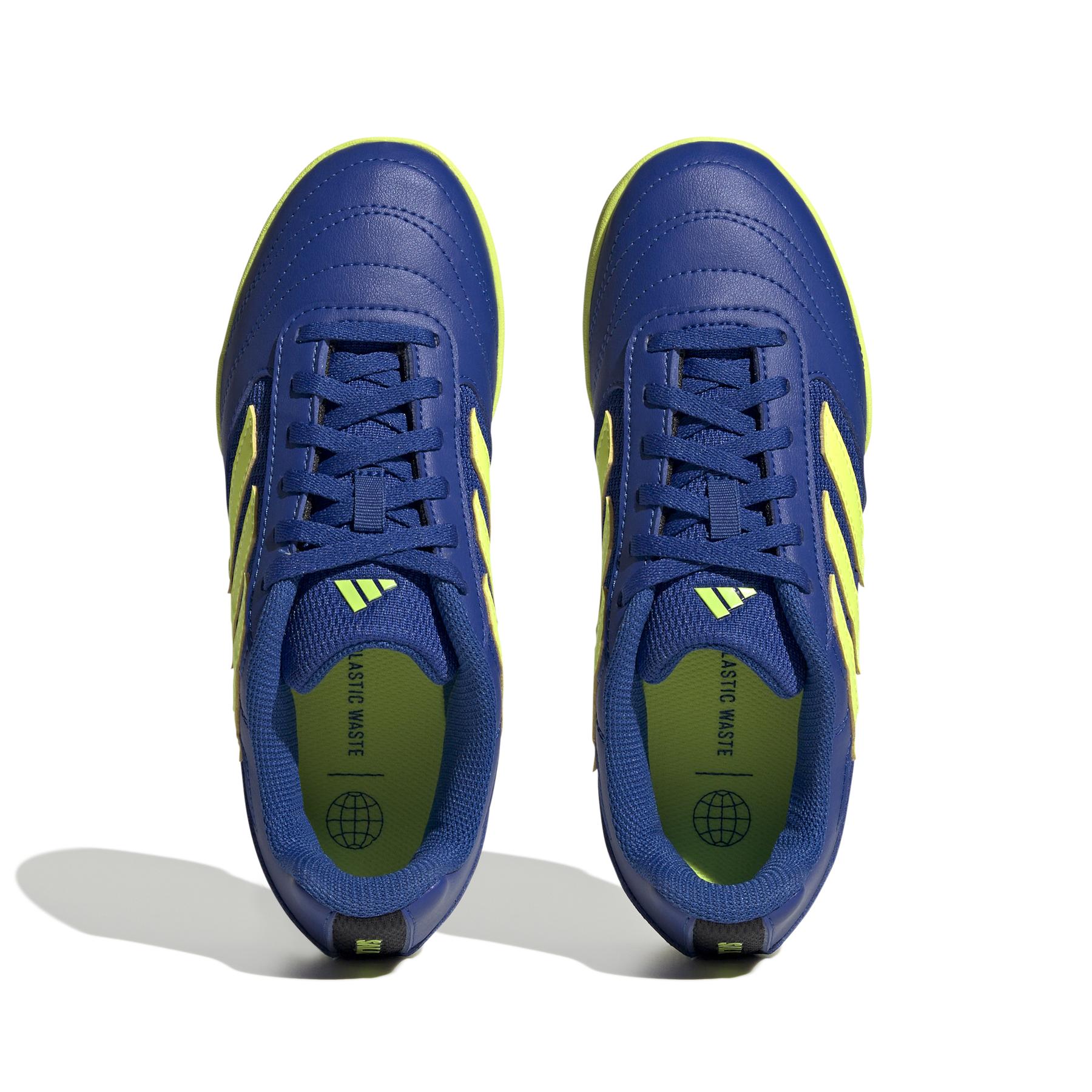 product/a/d/adidas_gz2562_2_footwear_photography_top_portrait_view_white_000.jpg