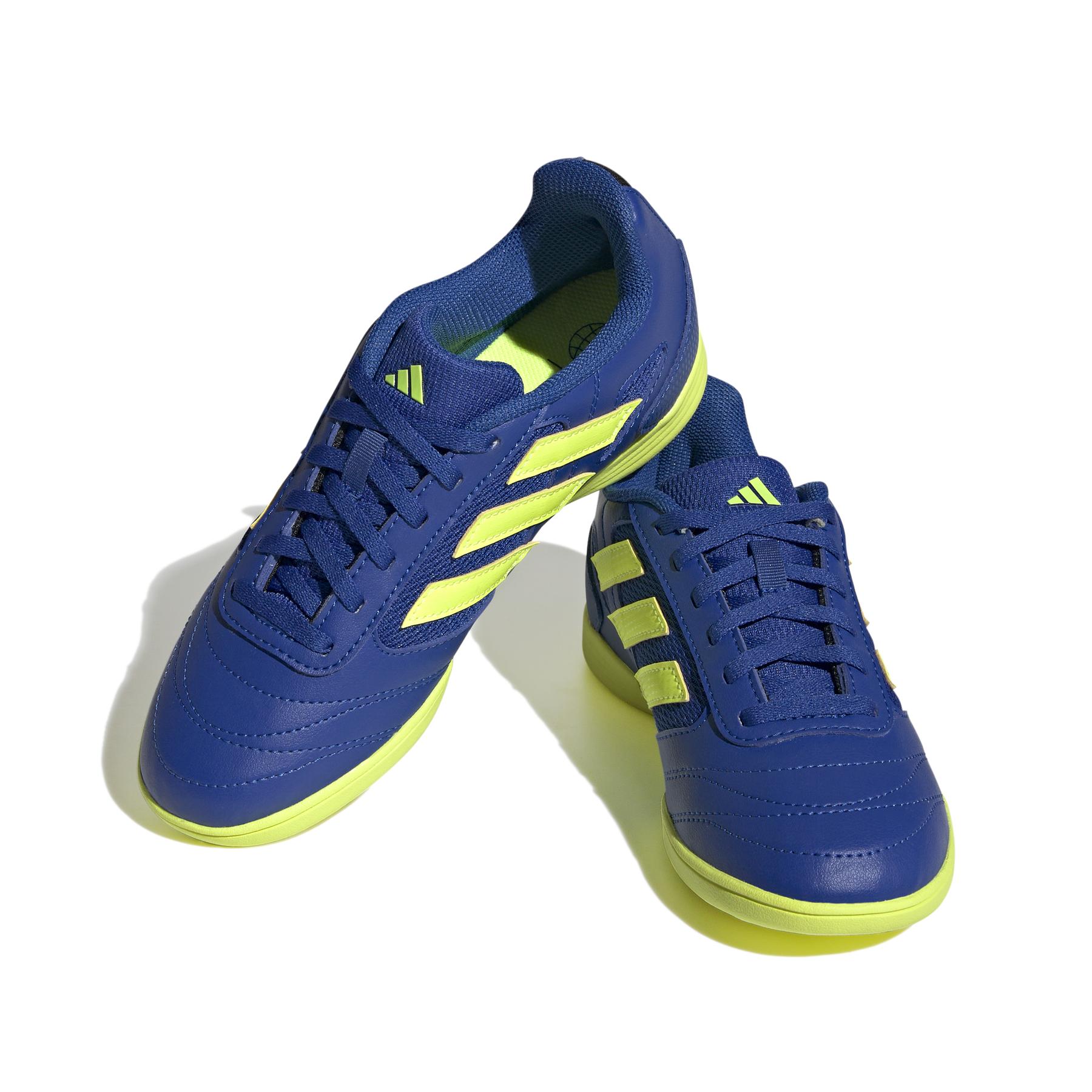 product/a/d/adidas_gz2562_5_footwear_photography_front_lateral_top_view_white_000.jpg
