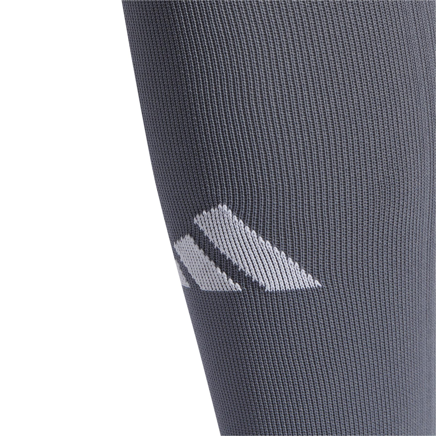 product/a/d/adidas_ib7793_2_hardware_photography_detail_view_1_white.jpg