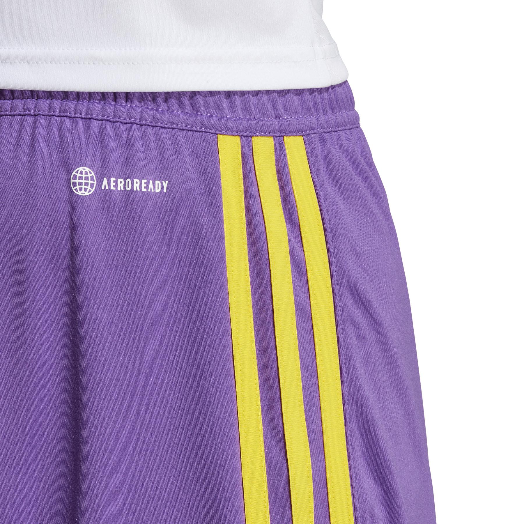 product/a/d/adidas_ib8089_7_apparel_on_model_detail_view_2_white.jpg