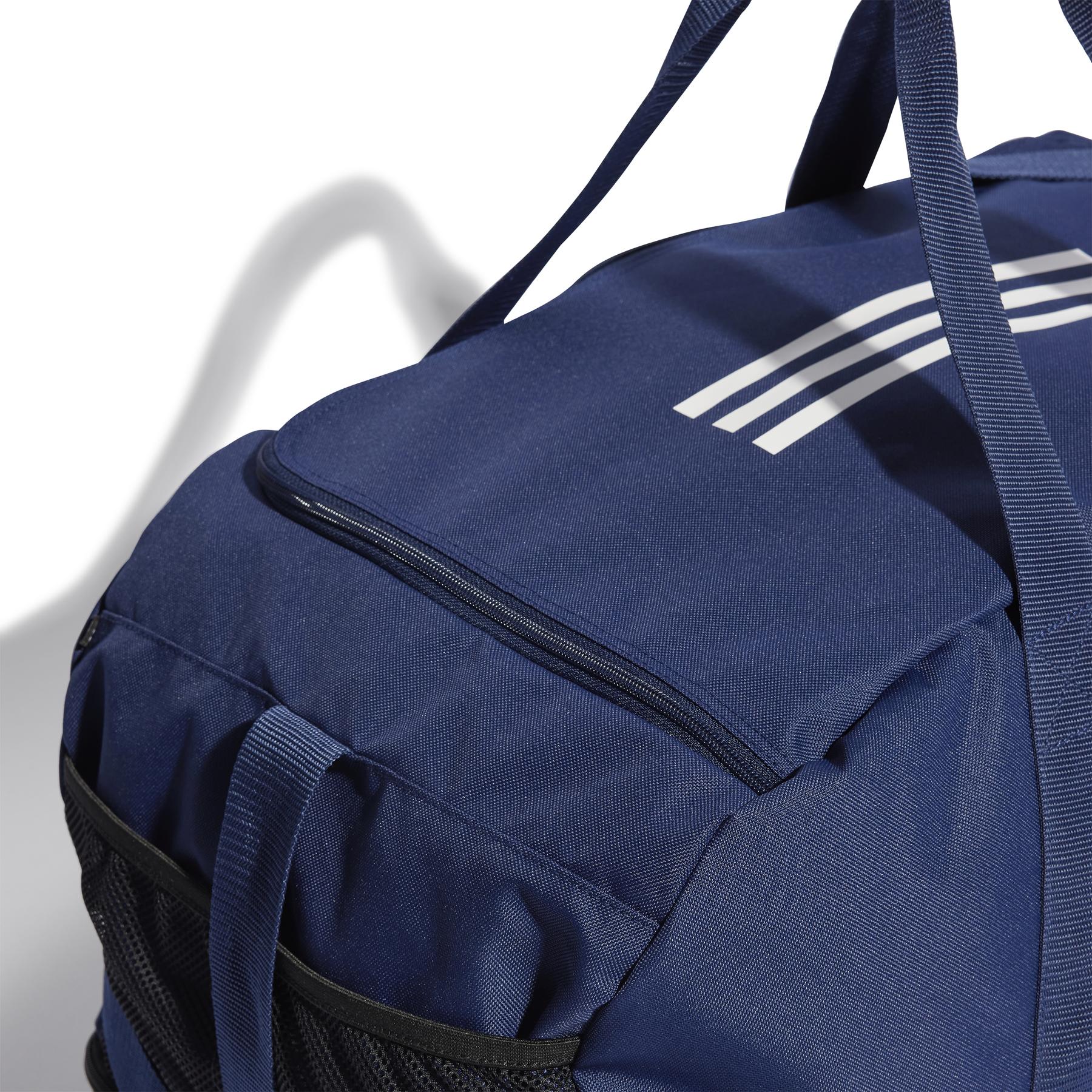 product/a/d/adidas_ib8652_6_hardware_photography_detail_view_2_white.jpg