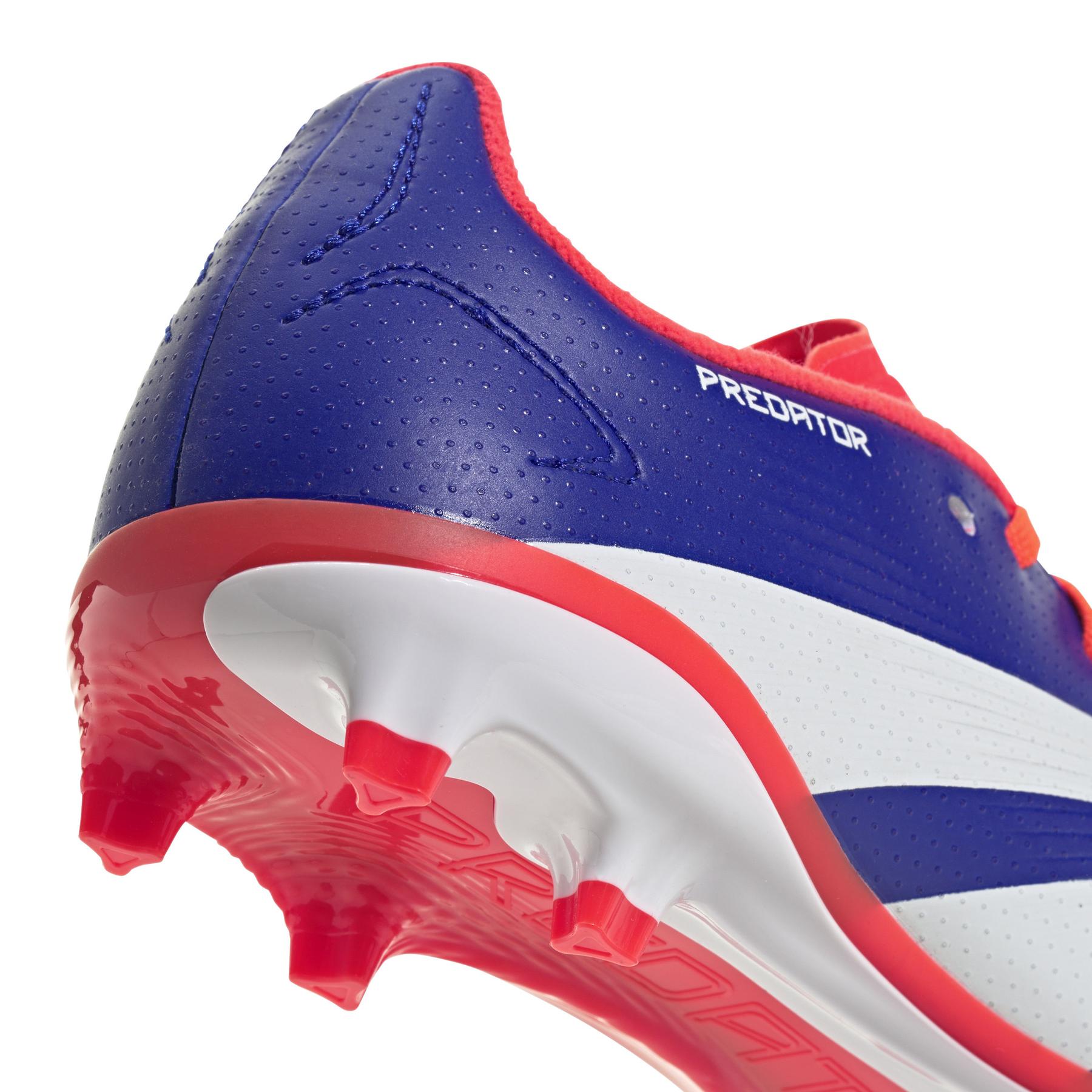 product/a/d/adidas_id0911_7_footwear_photography_detail_view_1_white-nw052424.jpg