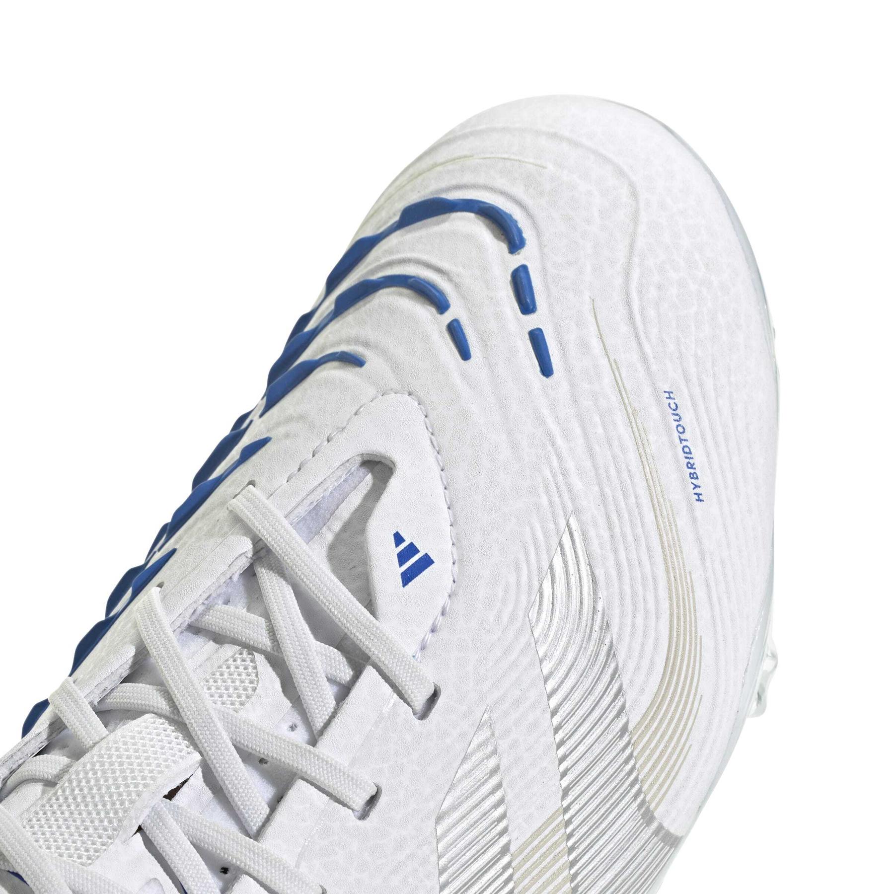 product/a/d/adidas_id3756_7_footwear_photography_detail_view_1_white-nw091625.jpg
