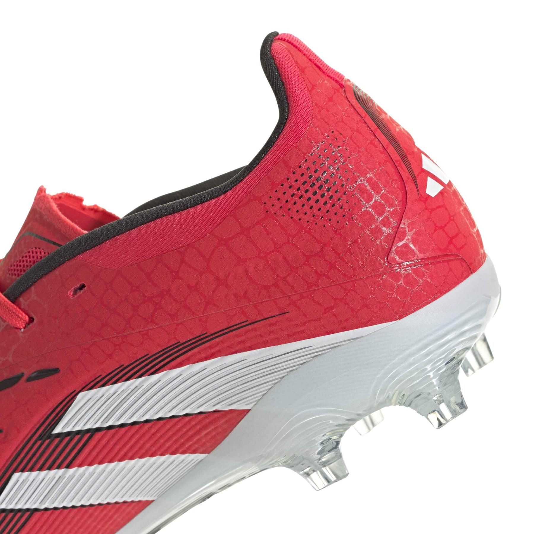 product/a/d/adidas_id3758_8_footwear_photography_detail_view_2_white-nw091625.jpg