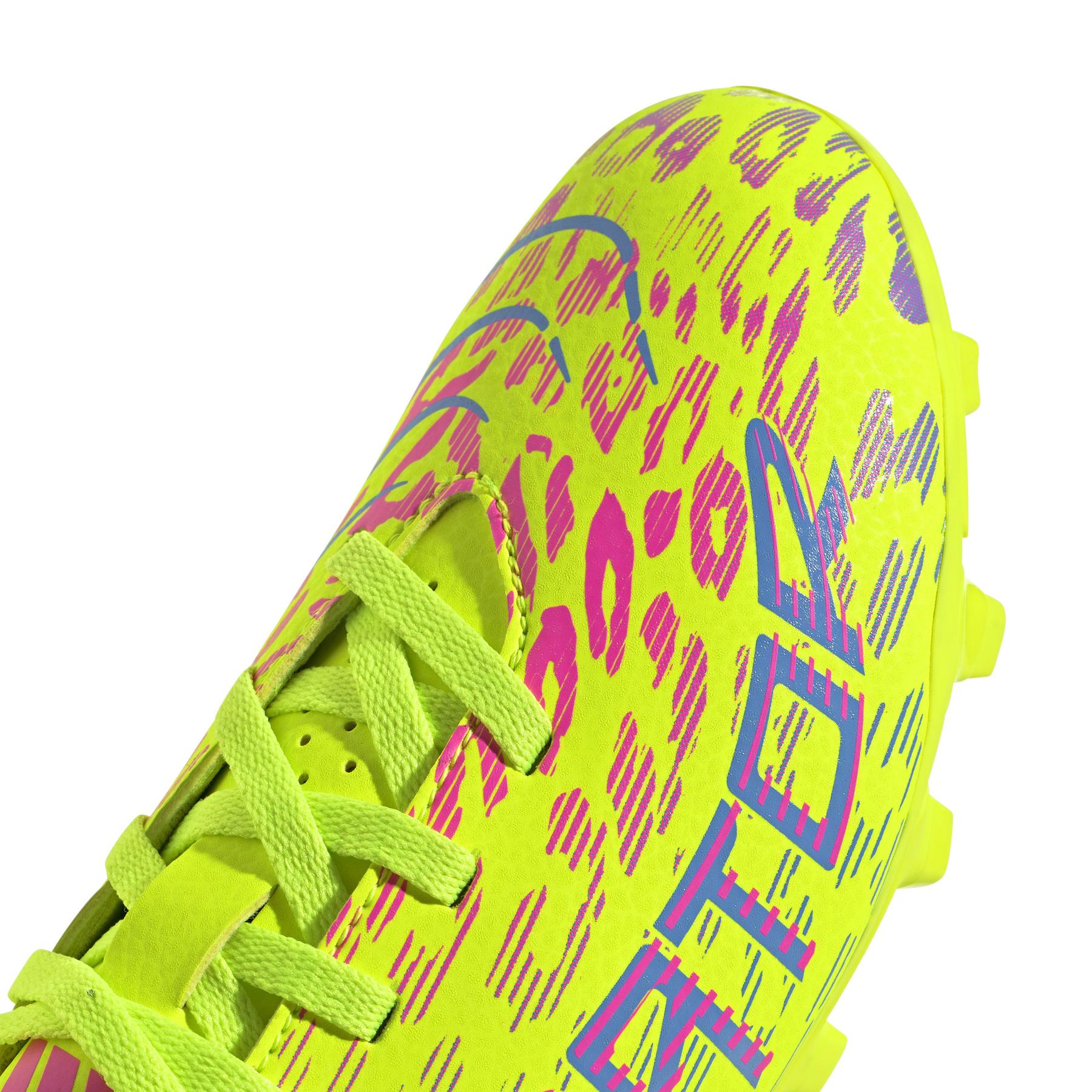 product/a/d/adidas_id3811_8_footwear_photography_detail_view_2_white.jpg