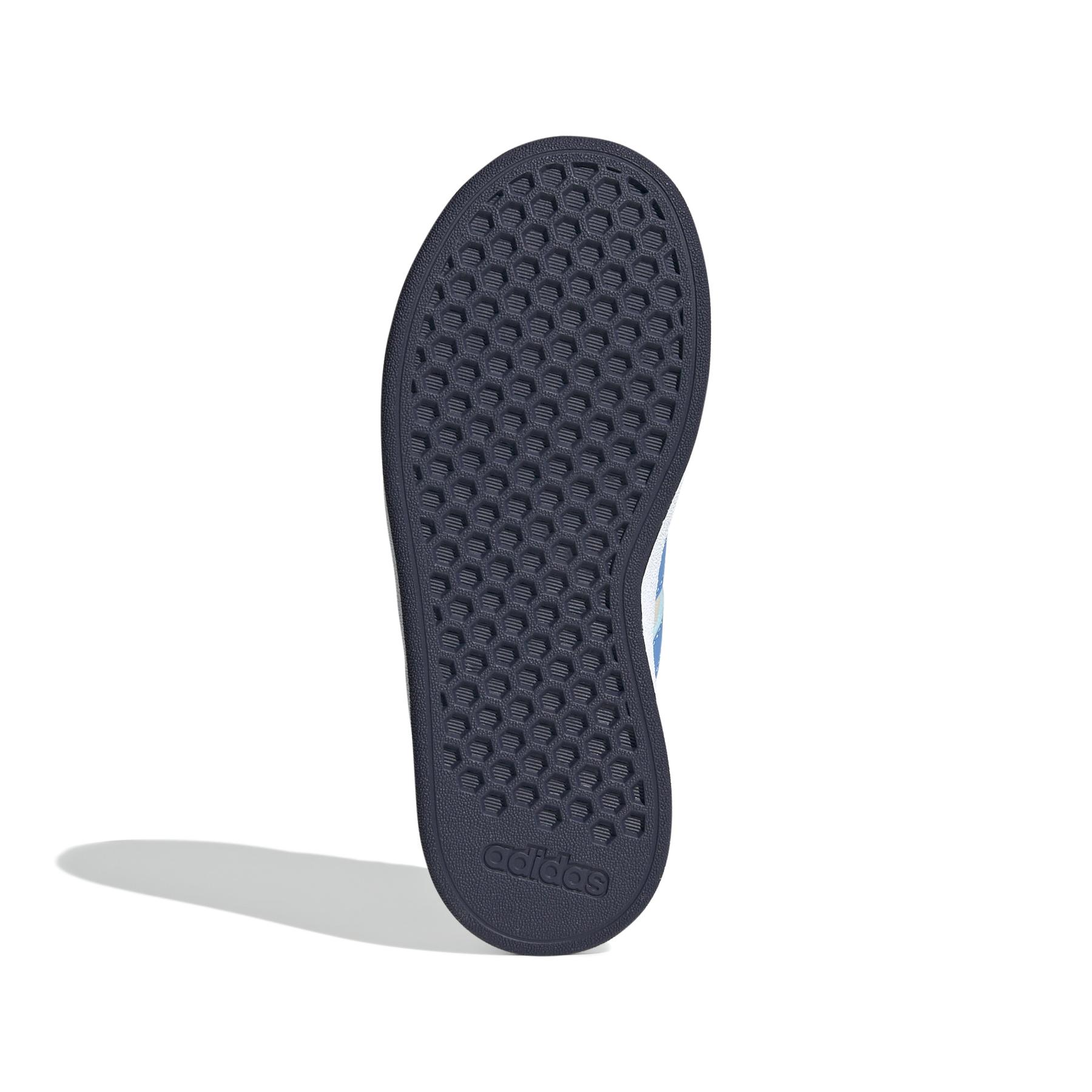 product/a/d/adidas_id7869_4_footwear_photography_bottom_view_white-nw091625.jpg