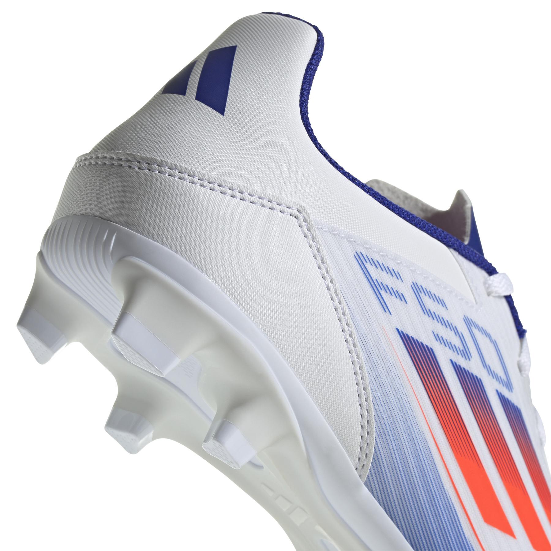 product/a/d/adidas_ie0611_8_footwear_photography_detail_view_2_white-nw052424.jpg