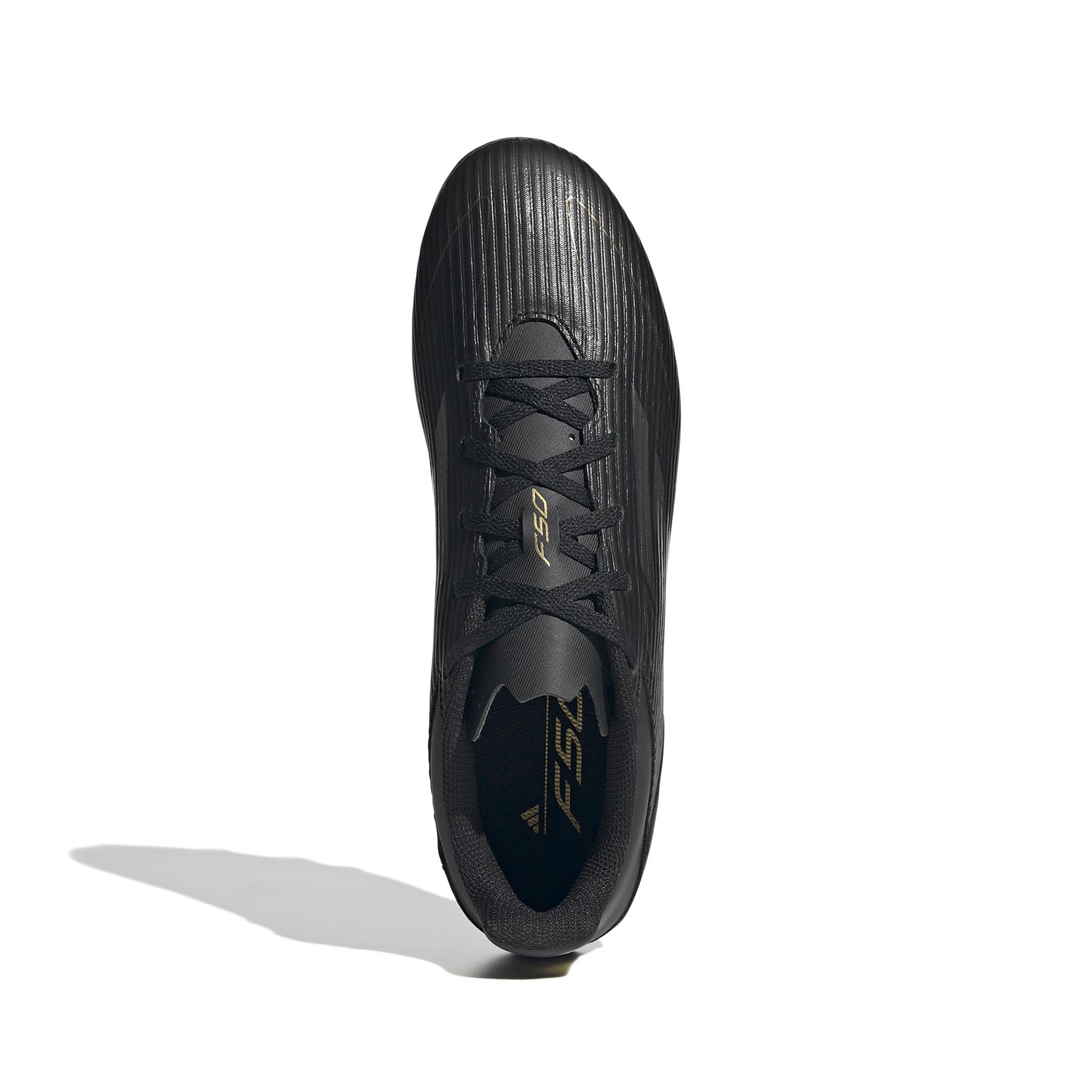 product/a/d/adidas_ie0614_2_footwear_photography_top_portrait_view_white.jpg