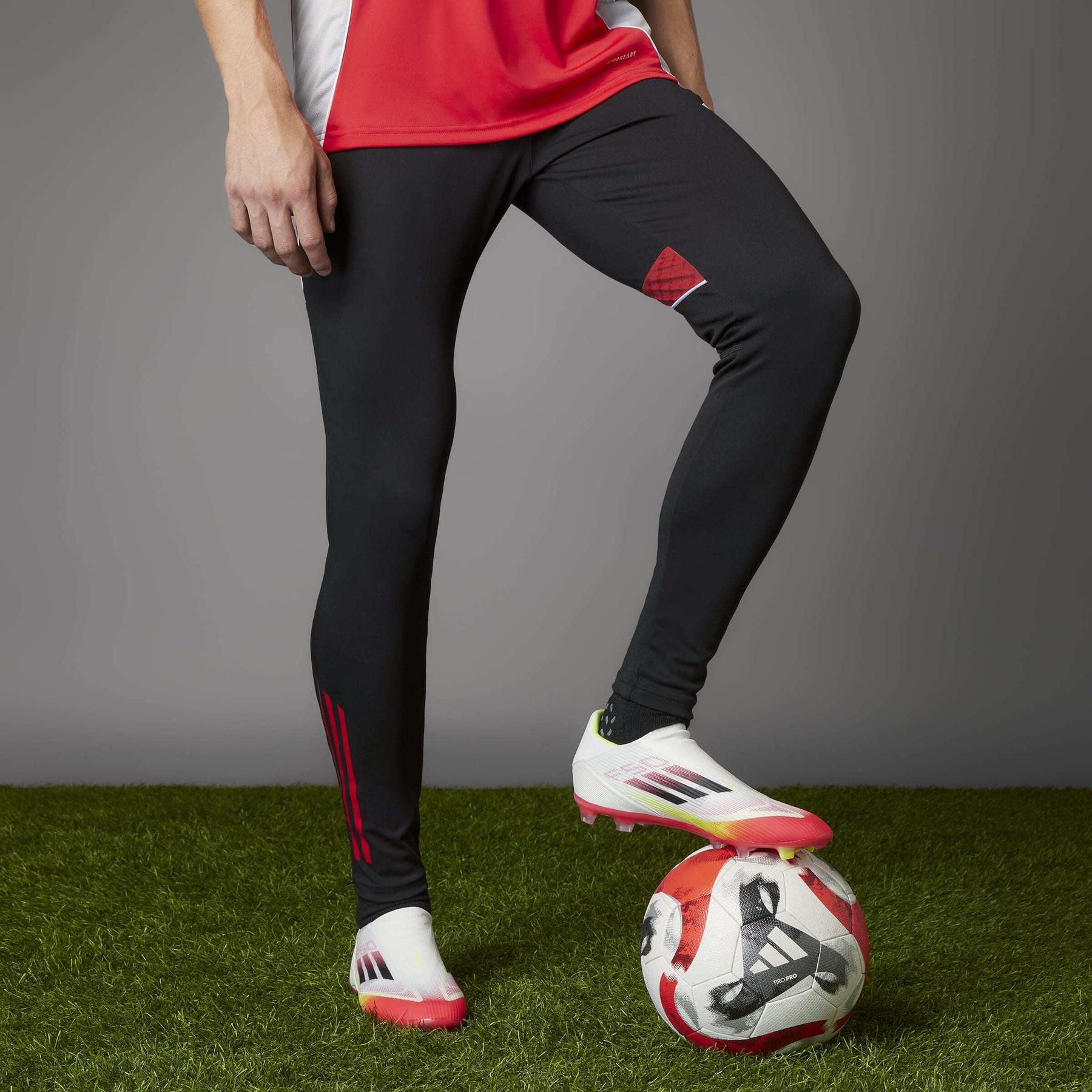 product/a/d/adidas_ie1239_14_footwear_photography_descmrktng_view_1-nw091625.jpg