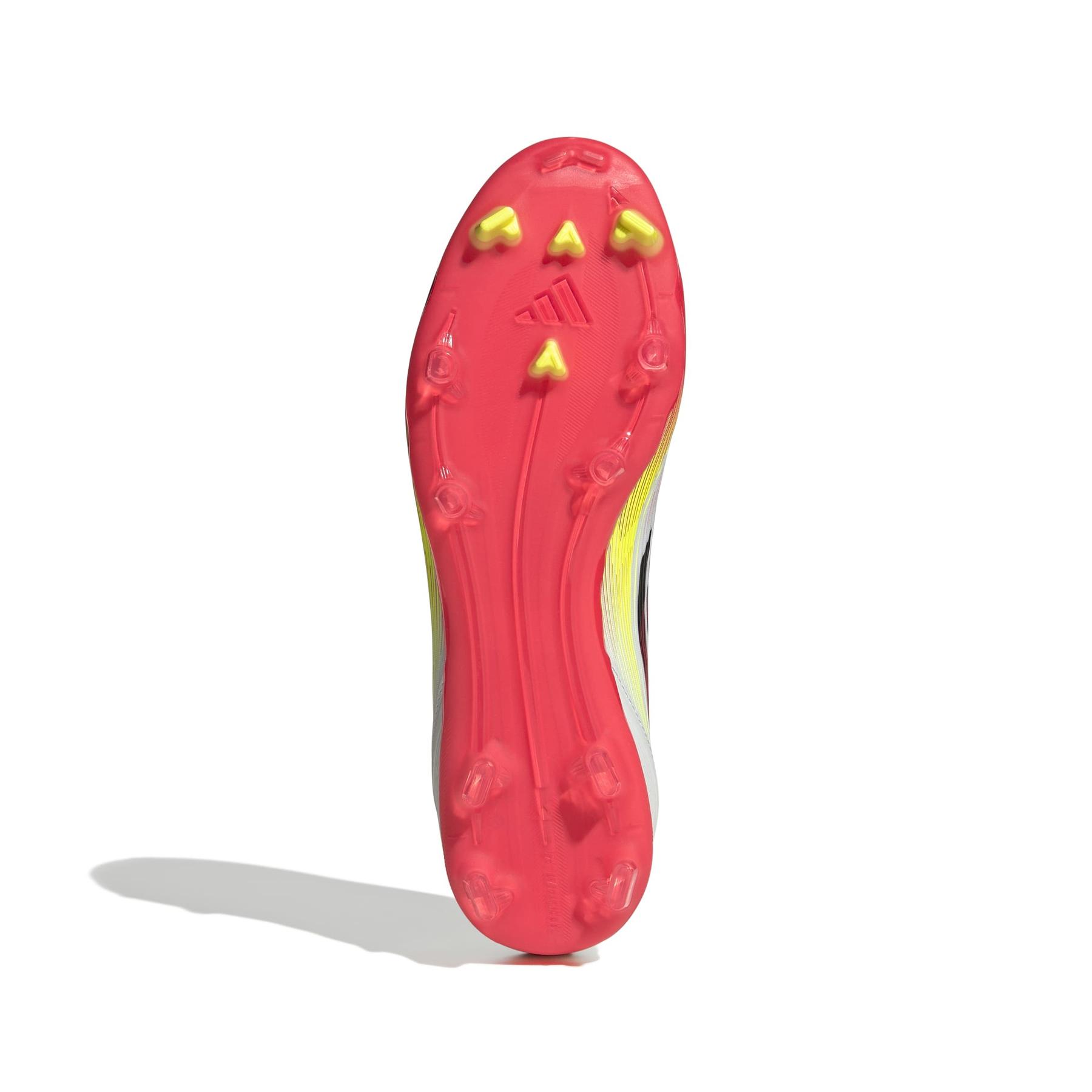 product/a/d/adidas_ie1239_3_footwear_photography_bottom_view_white-nw091625.jpg