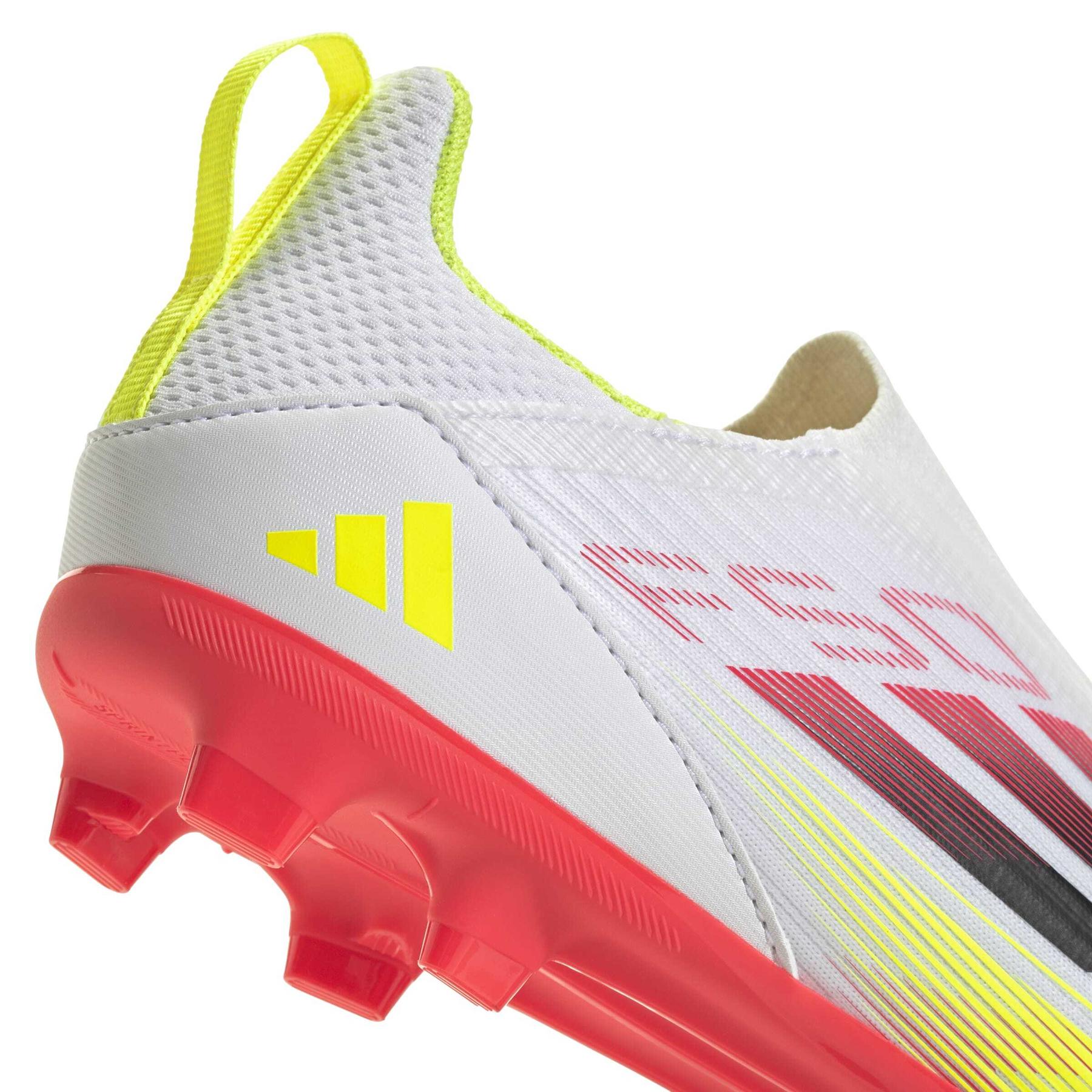 product/a/d/adidas_ie3743_7_footwear_photography_detail_view_1_white-nw091625.jpg