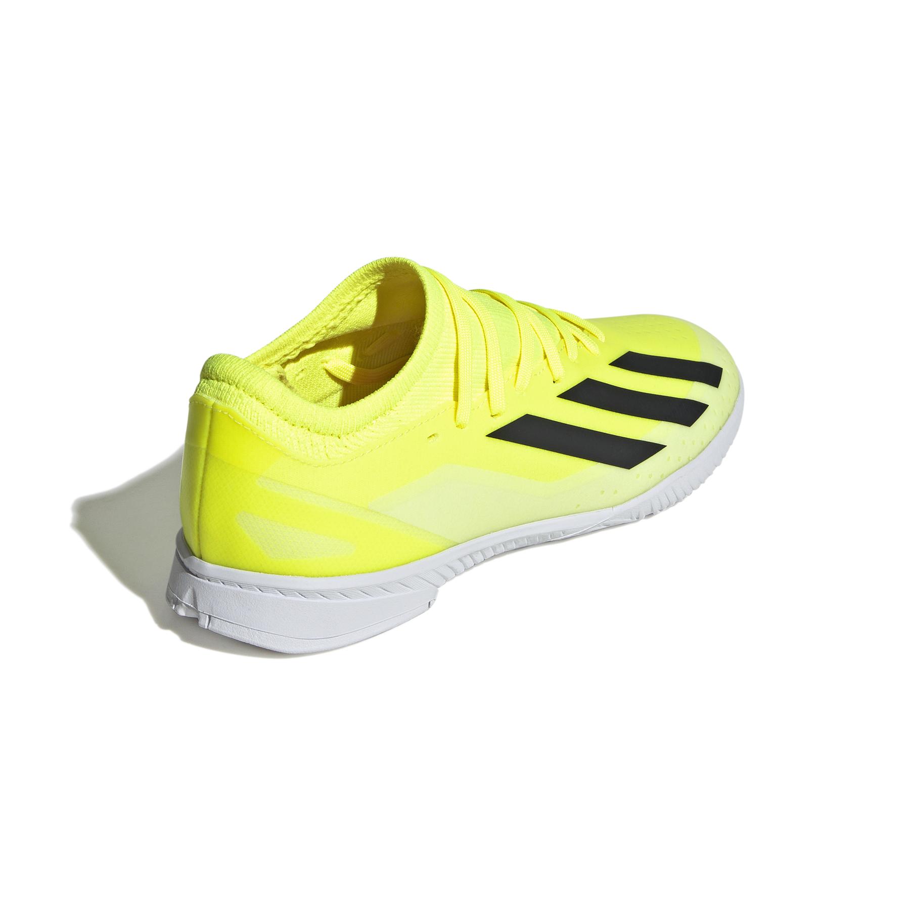 product/a/d/adidas_if0685_6_footwear_photography_back_lateral_top_view_white.jpg