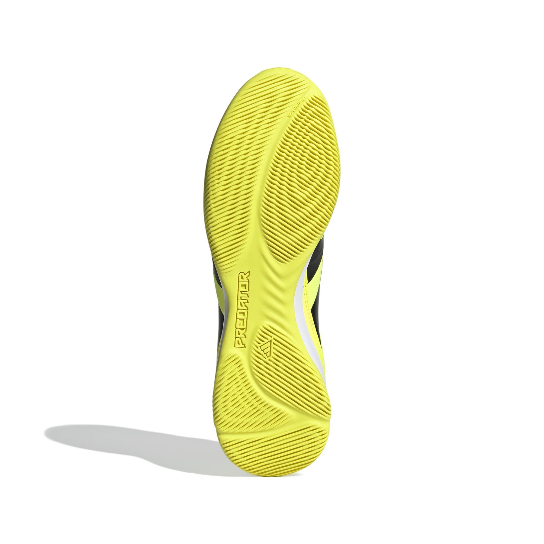 product/a/d/adidas_if5711_3_footwear_photography_bottom_view_white-nw091625.jpg