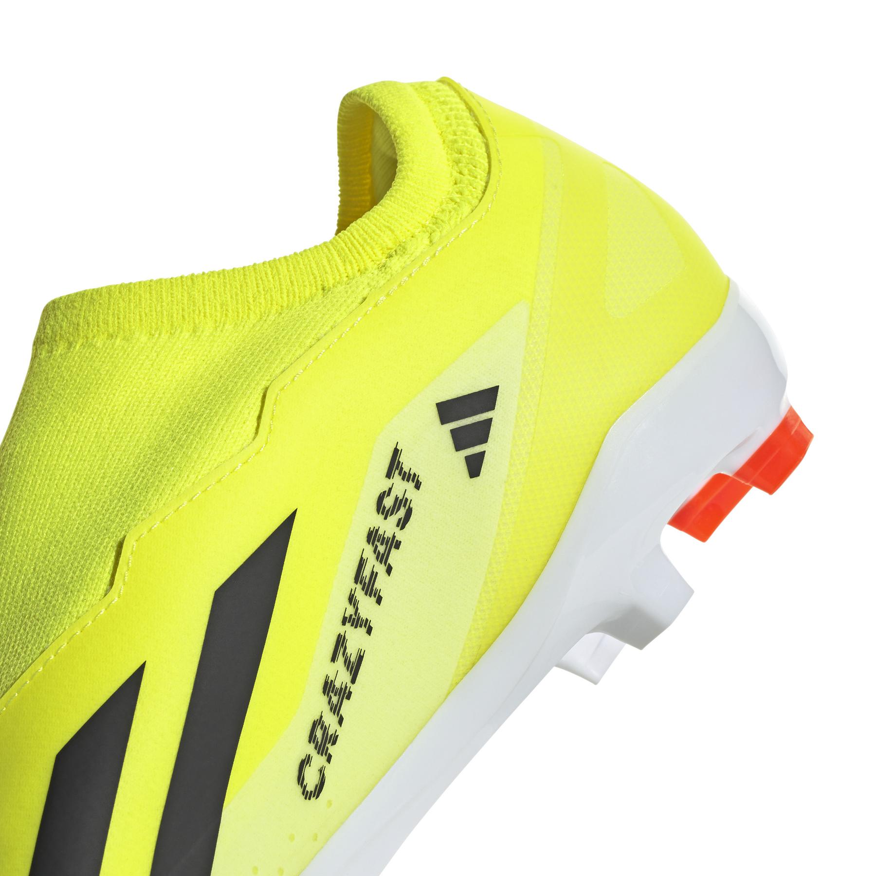product/a/d/adidas_ig0622_6_footwear_photography_detail_view_2_white-new0201.jpg