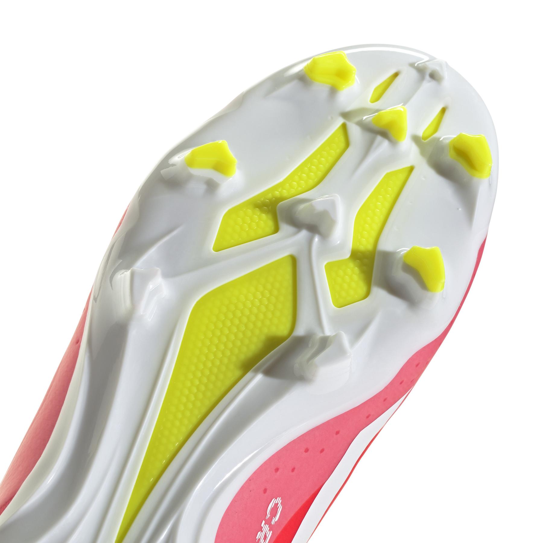 product/a/d/adidas_ig0623_8_footwear_photography_detail_view_2_white.jpg