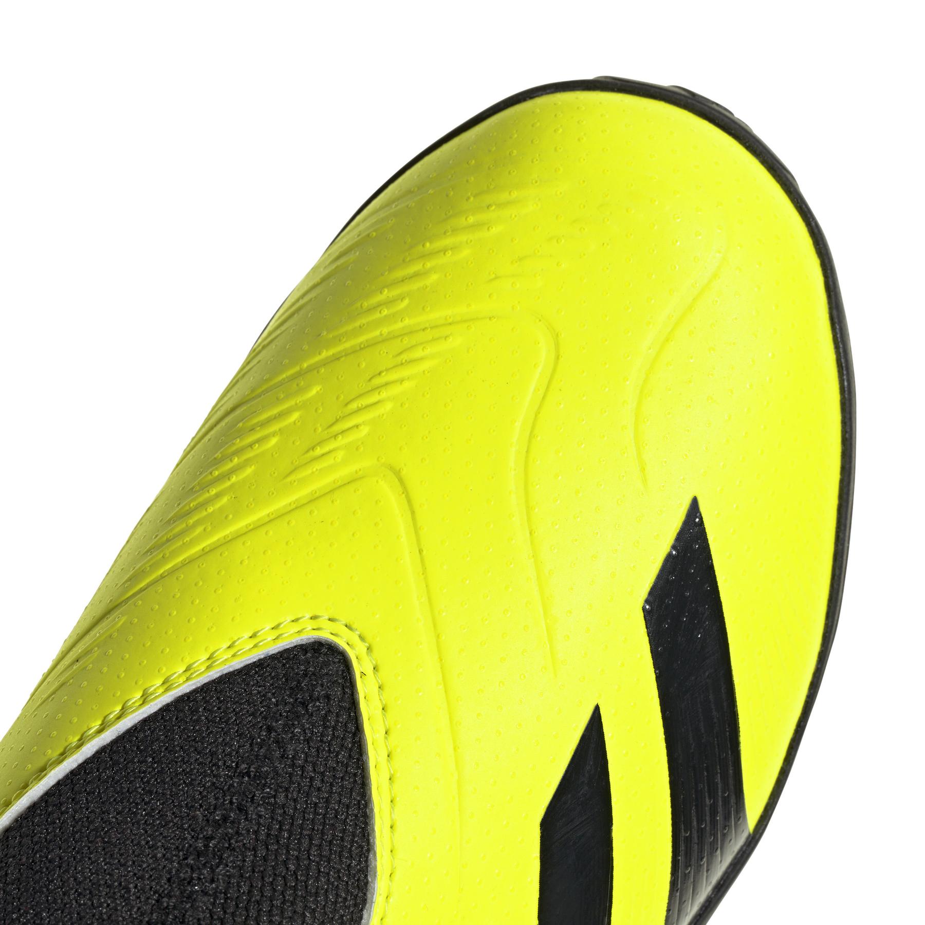product/a/d/adidas_ig5432_7_footwear_photography_detail_view_1_white-nw091625.jpg