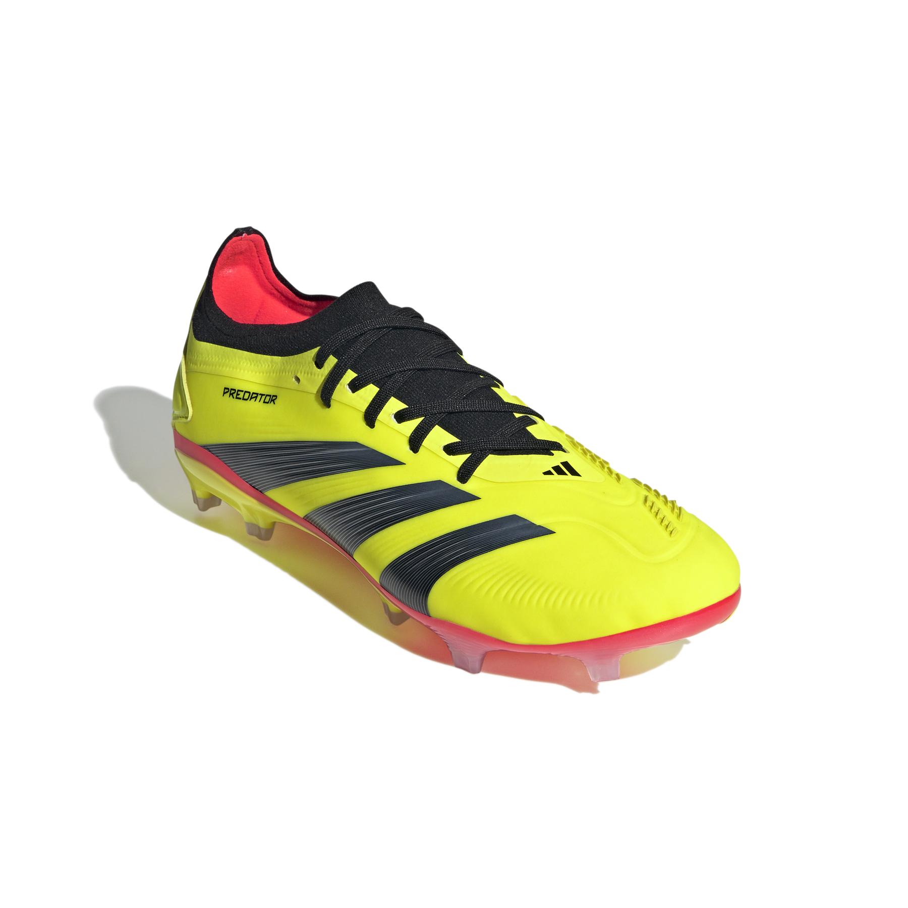 product/a/d/adidas_ig7776_5_footwear_photography_front_lateral_top_view_white.jpg