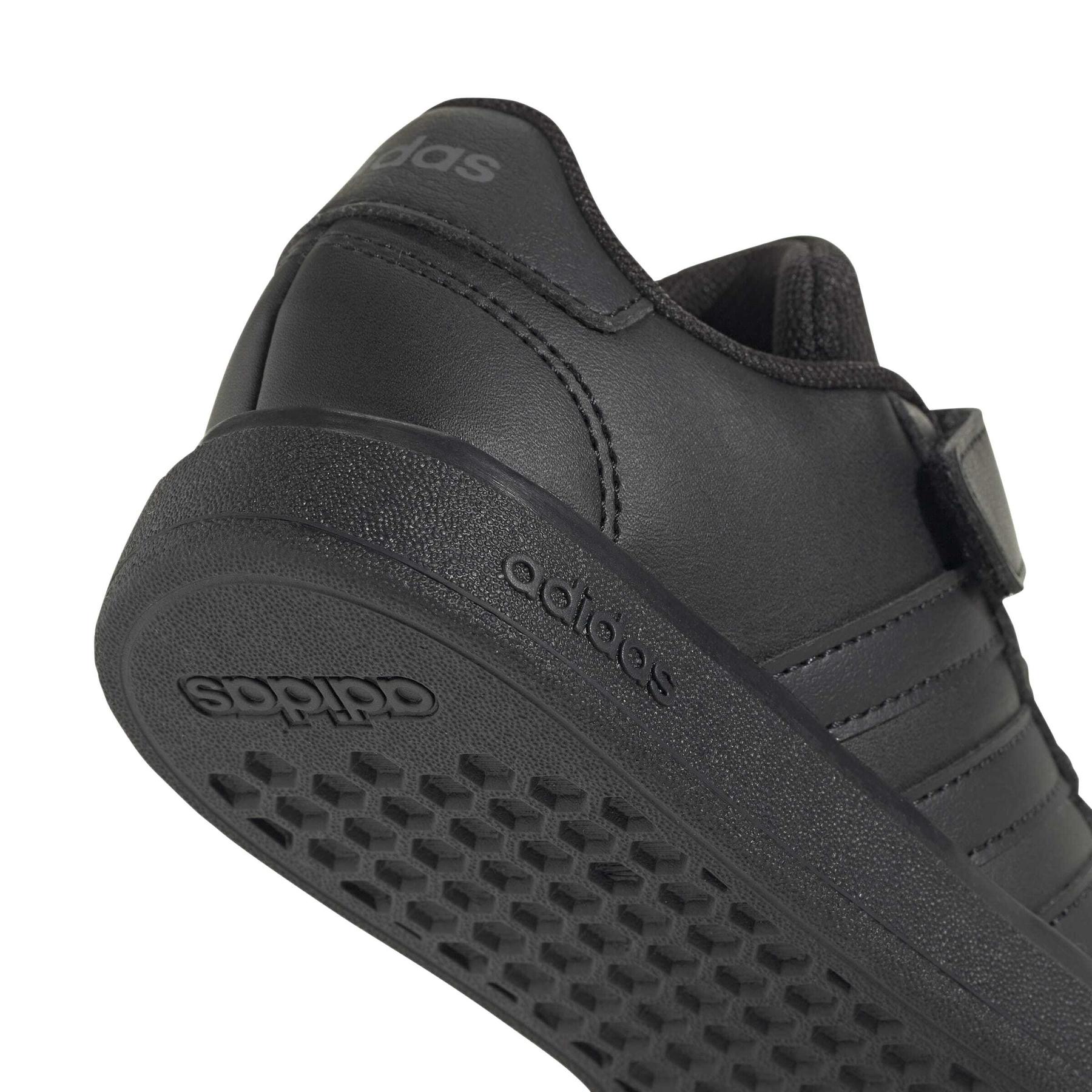 product/a/d/adidas_ih5530_8_footwear_photography_detail_view_1_white-nw091625.jpg