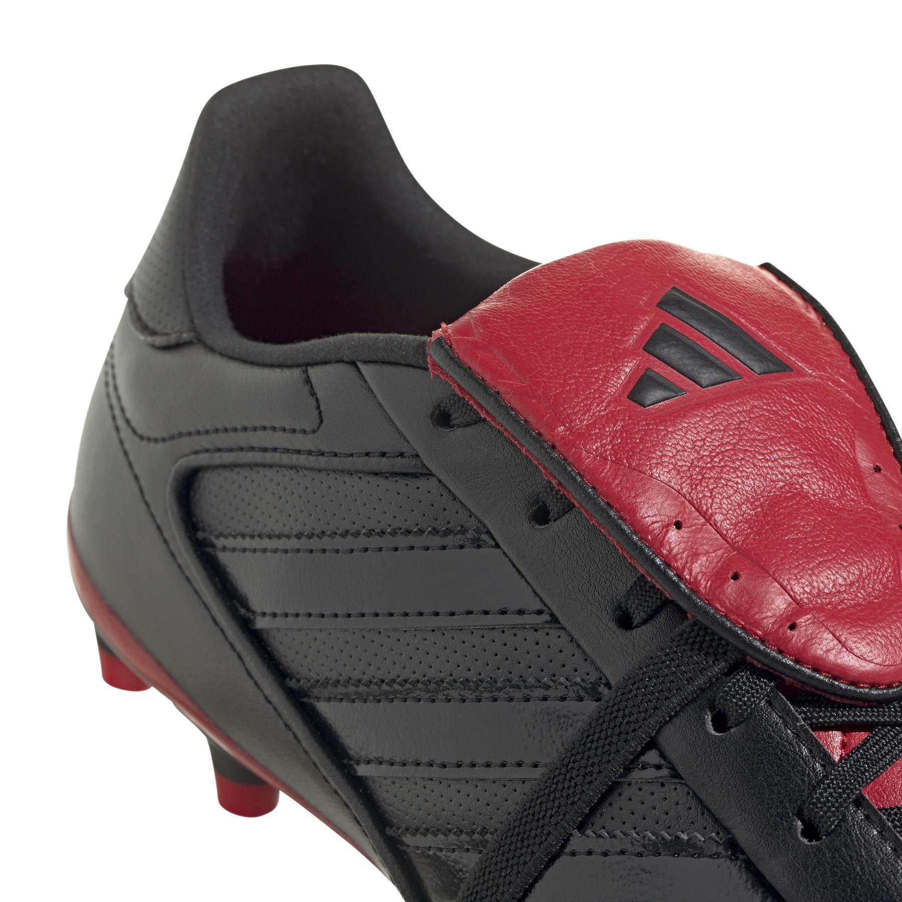 product/a/d/adidas_ih7667_7_footwear_photography_detail_view_1_white-nw091625.jpg