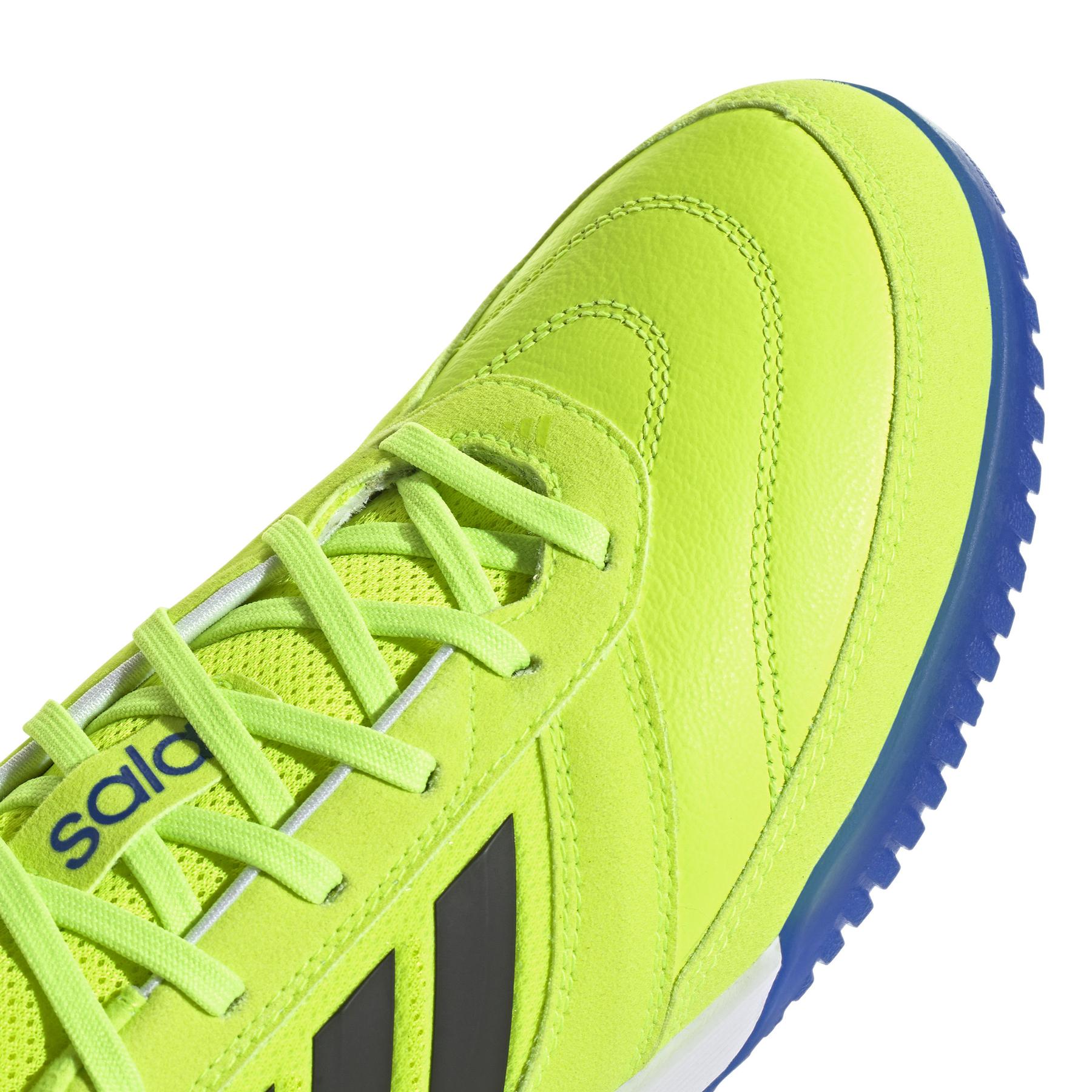 product/a/d/adidas_ih7685_7_footwear_photography_detail_view_1_white.jpg
