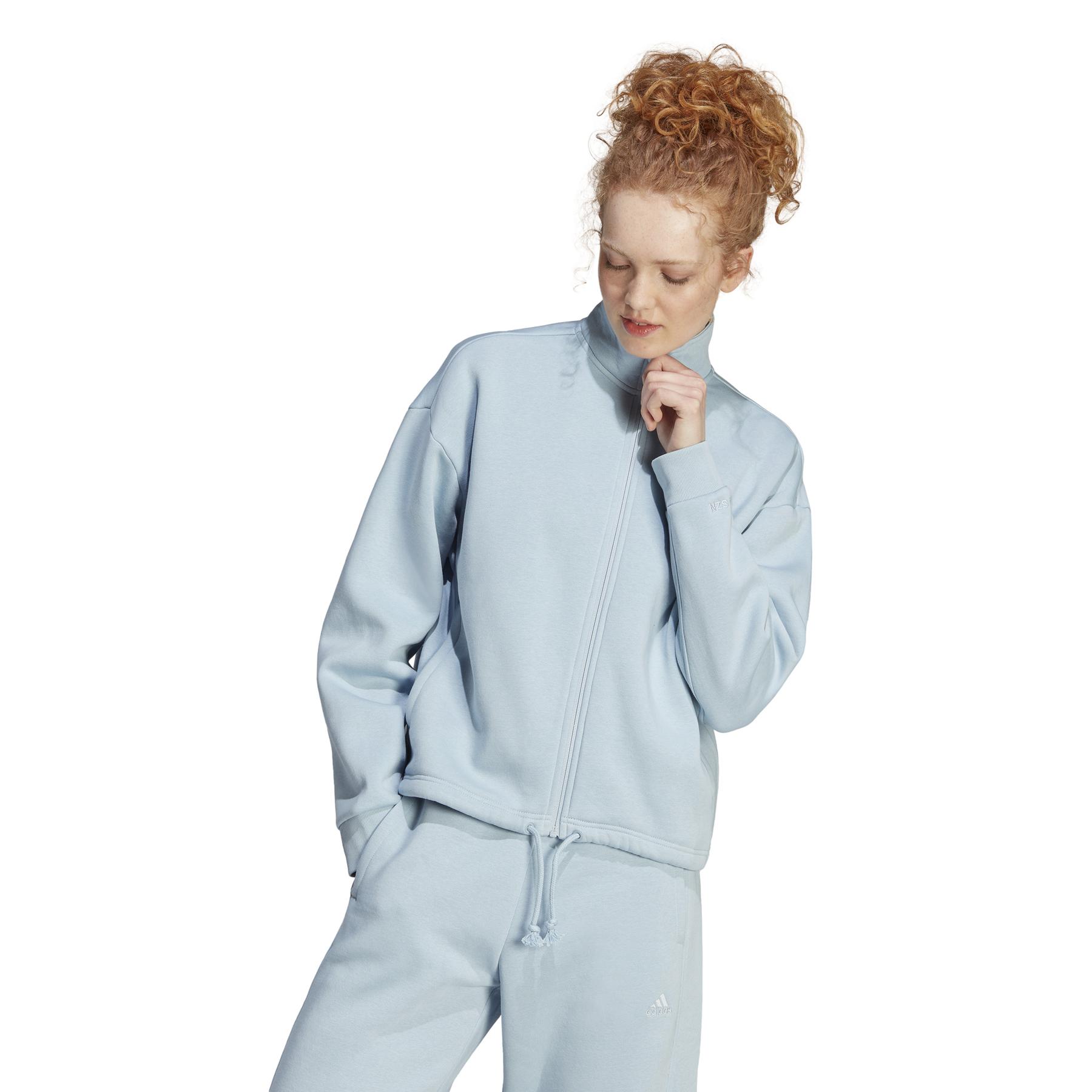 product/a/d/adidas_il3250_wonder-blue_1.jpg