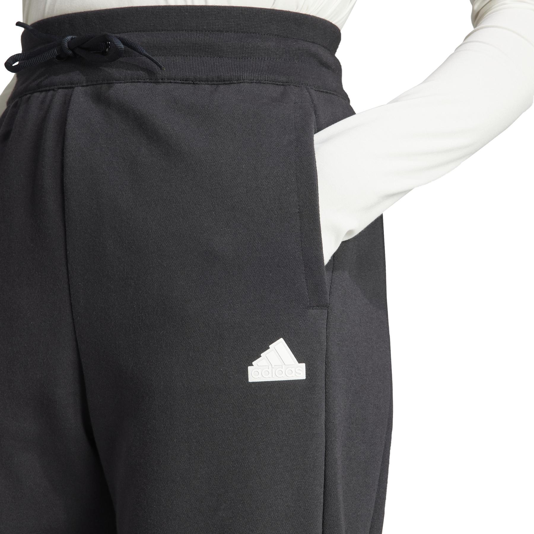 product/a/d/adidas_ip2262_6_apparel_on_model_detail_view_1_white-nw040724.jpg