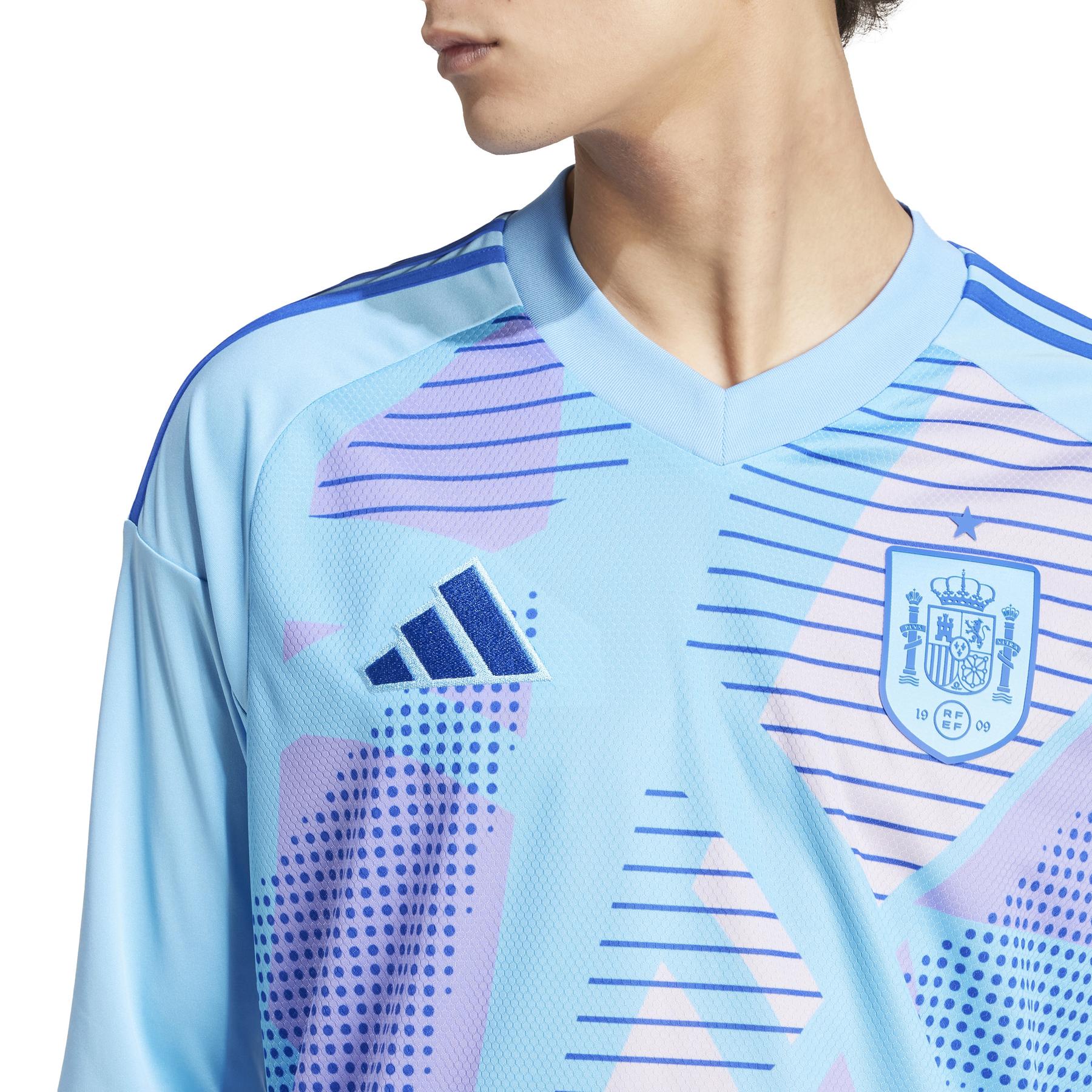 product/a/d/adidas_ip9335_8_apparel_on_model_detail_view_1_white.jpg
