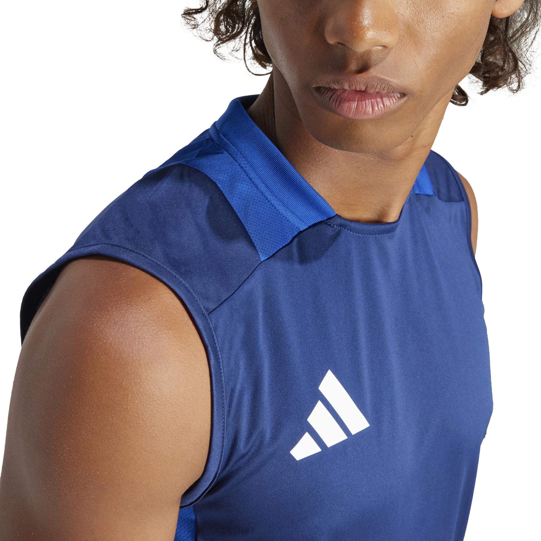 product/a/d/adidas_ir5476_10_apparel_on_model_detail_view_2_white.jpg