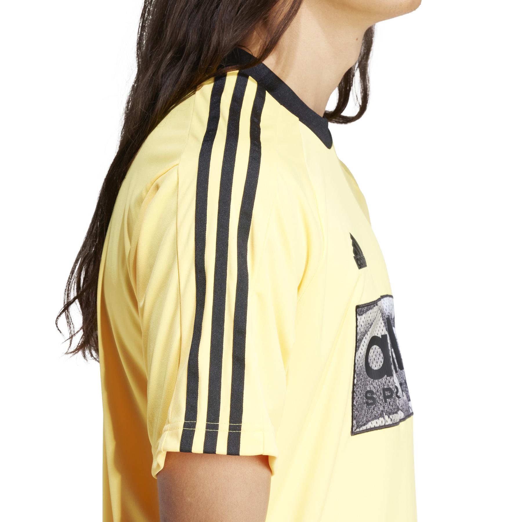 product/a/d/adidas_is1536_8_apparel_on_model_detail_view_2_white.jpg