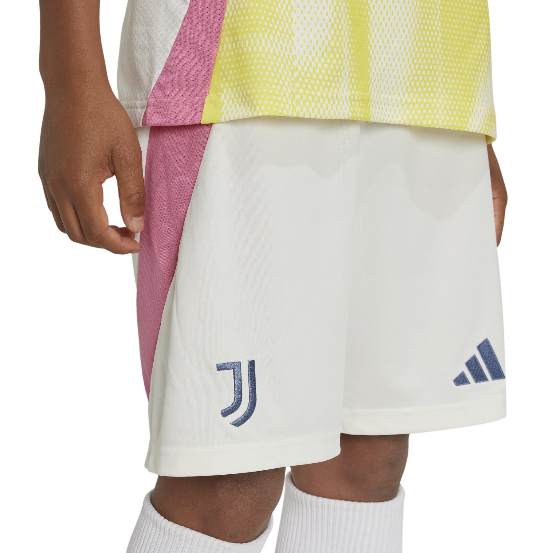 product/a/d/adidas_it3556_4_apparel_on_model_detail_view_1_white-nw112824.jpg