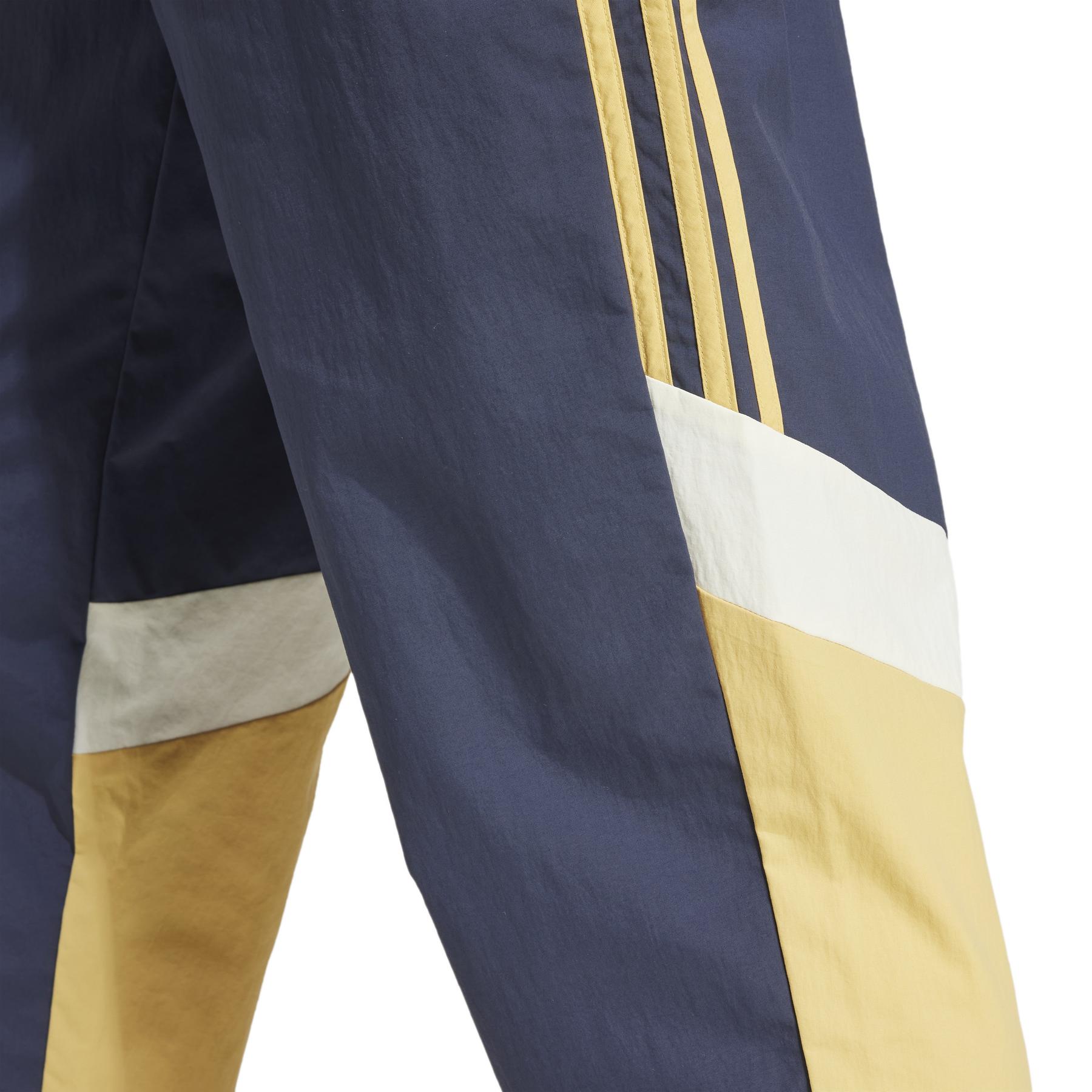 product/a/d/adidas_it3856_7_apparel_on_model_detail_view_2_white.jpg