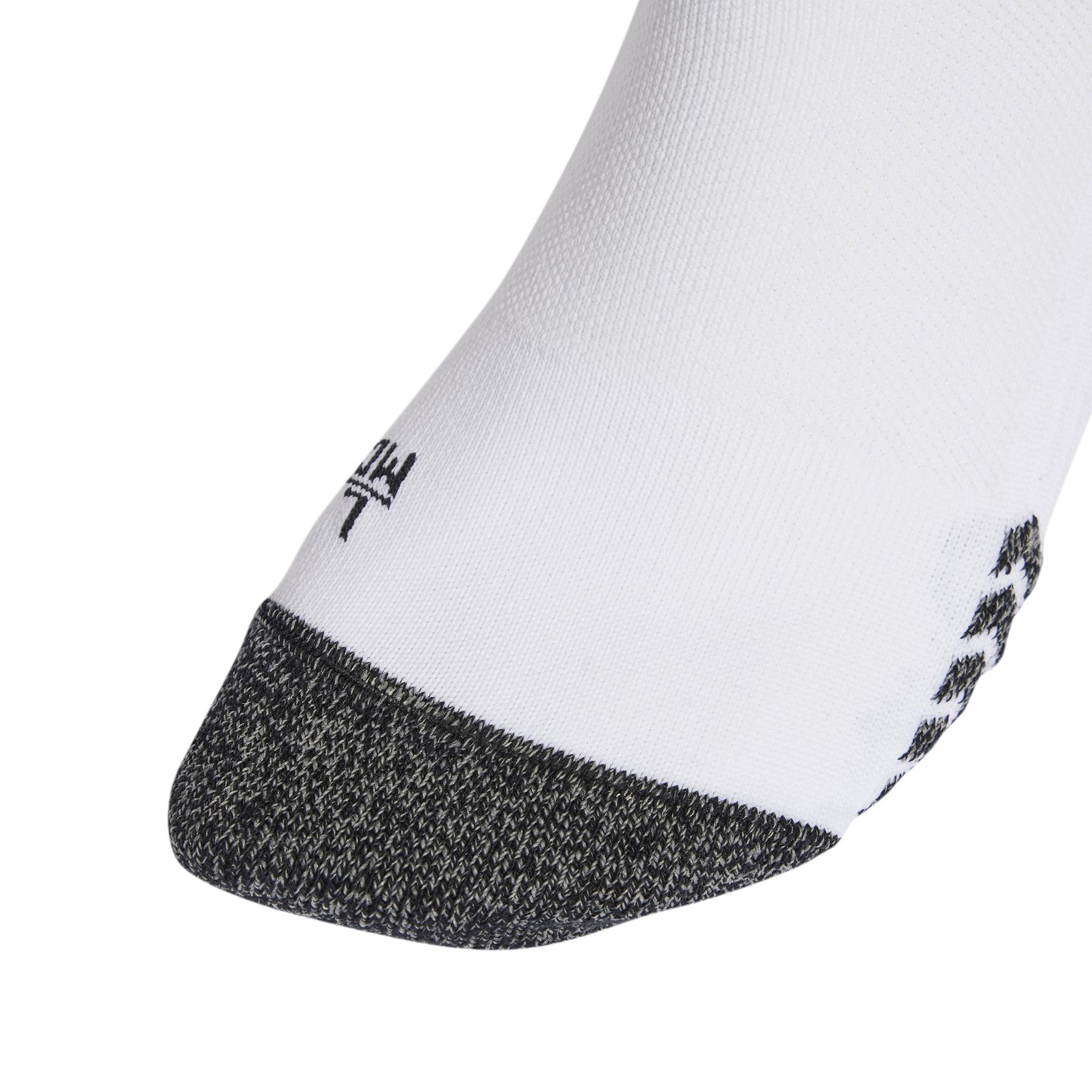 product/a/d/adidas_it5537_2_hardware_photography_detail_view_1_white.jpg