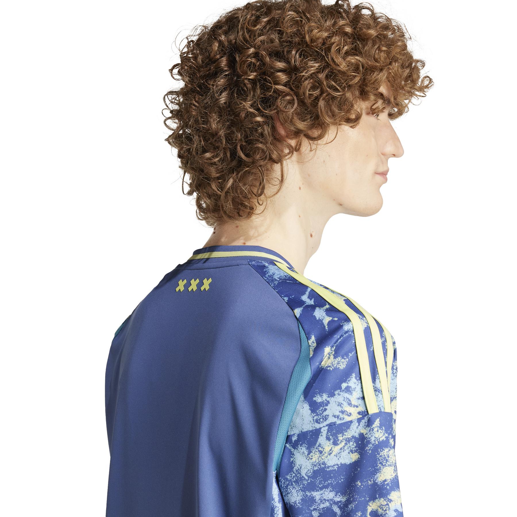 product/a/d/adidas_it6162_8_apparel_on_model_detail_view_1_white.jpg