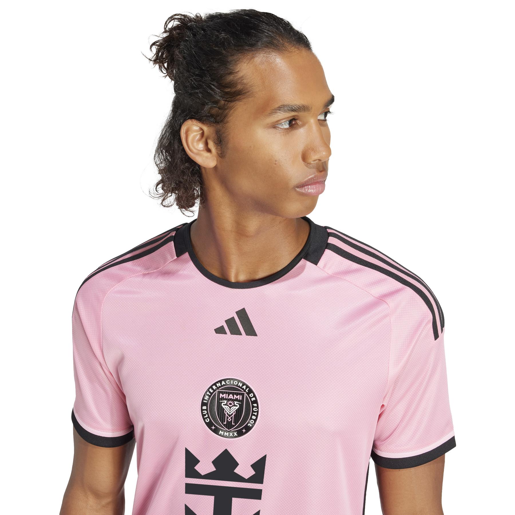 product/a/d/adidas_iu0189_9_apparel_on_model_detail_view_1_white.jpg