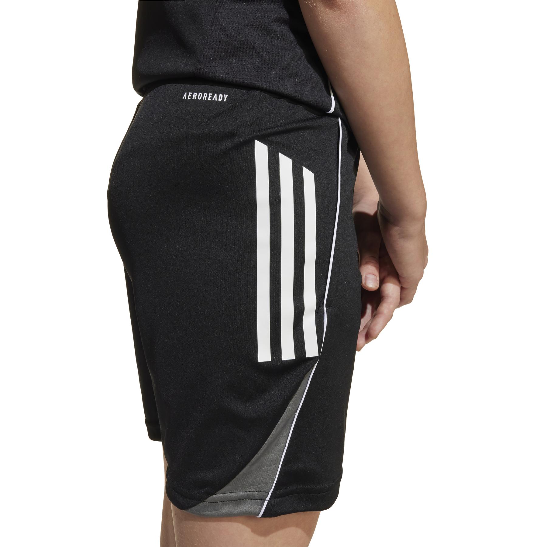 product/a/d/adidas_iw0443_black-tegrfo_6.jpg