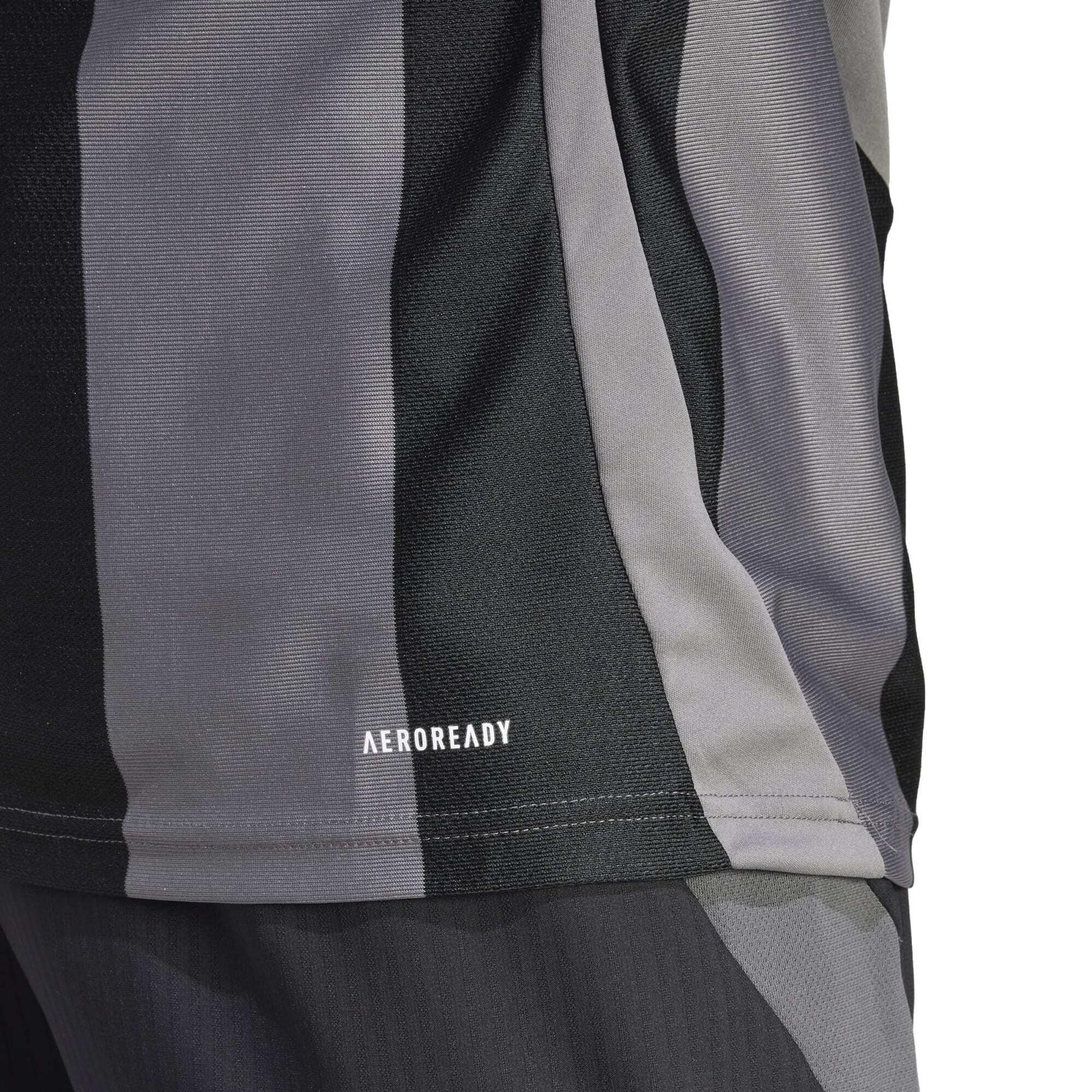 product/a/d/adidas_iw2145_10_apparel_on_model_detail_view_2_white.jpg