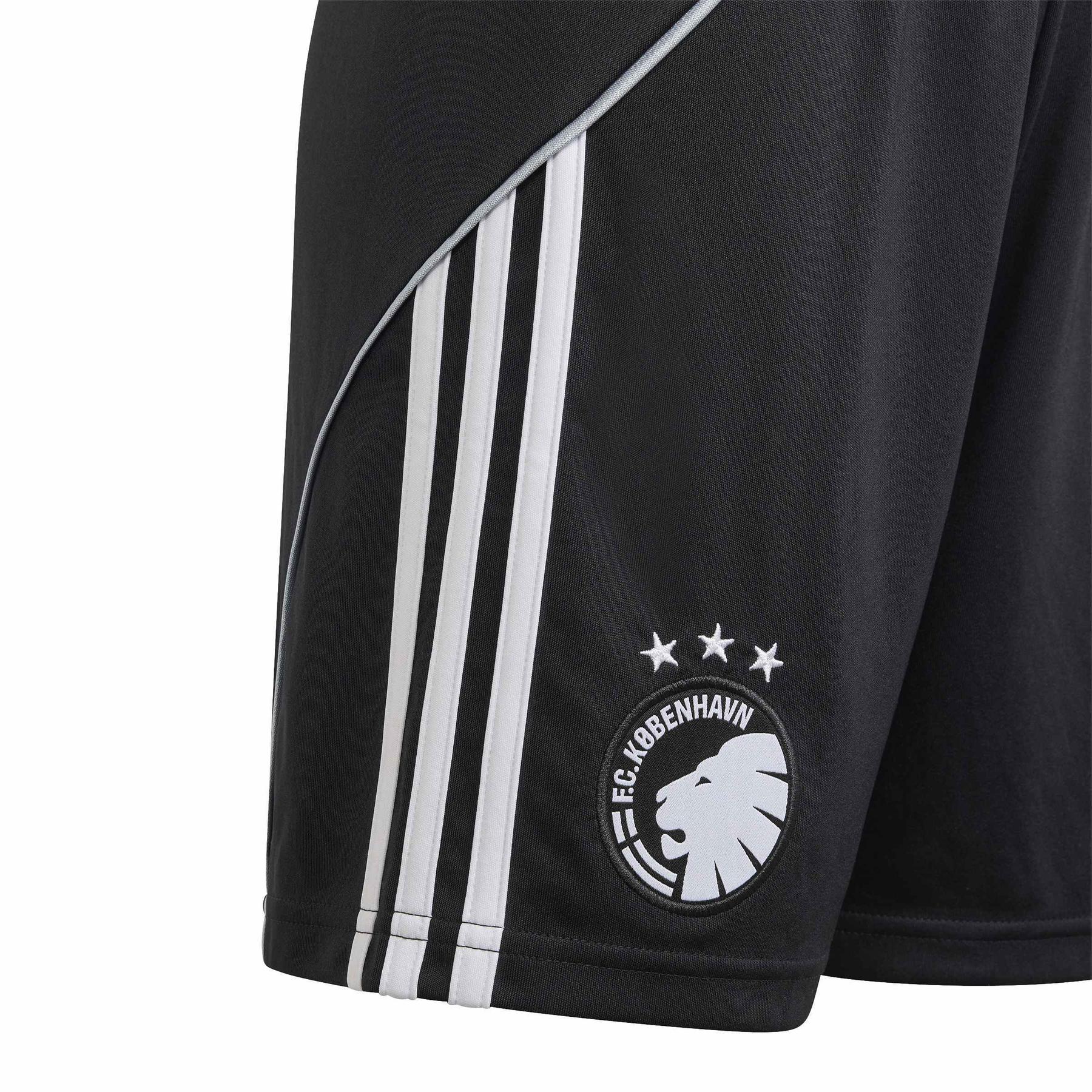 product/a/d/adidas_jd0222_5_apparel_photography_detail_view_3_white.jpg
